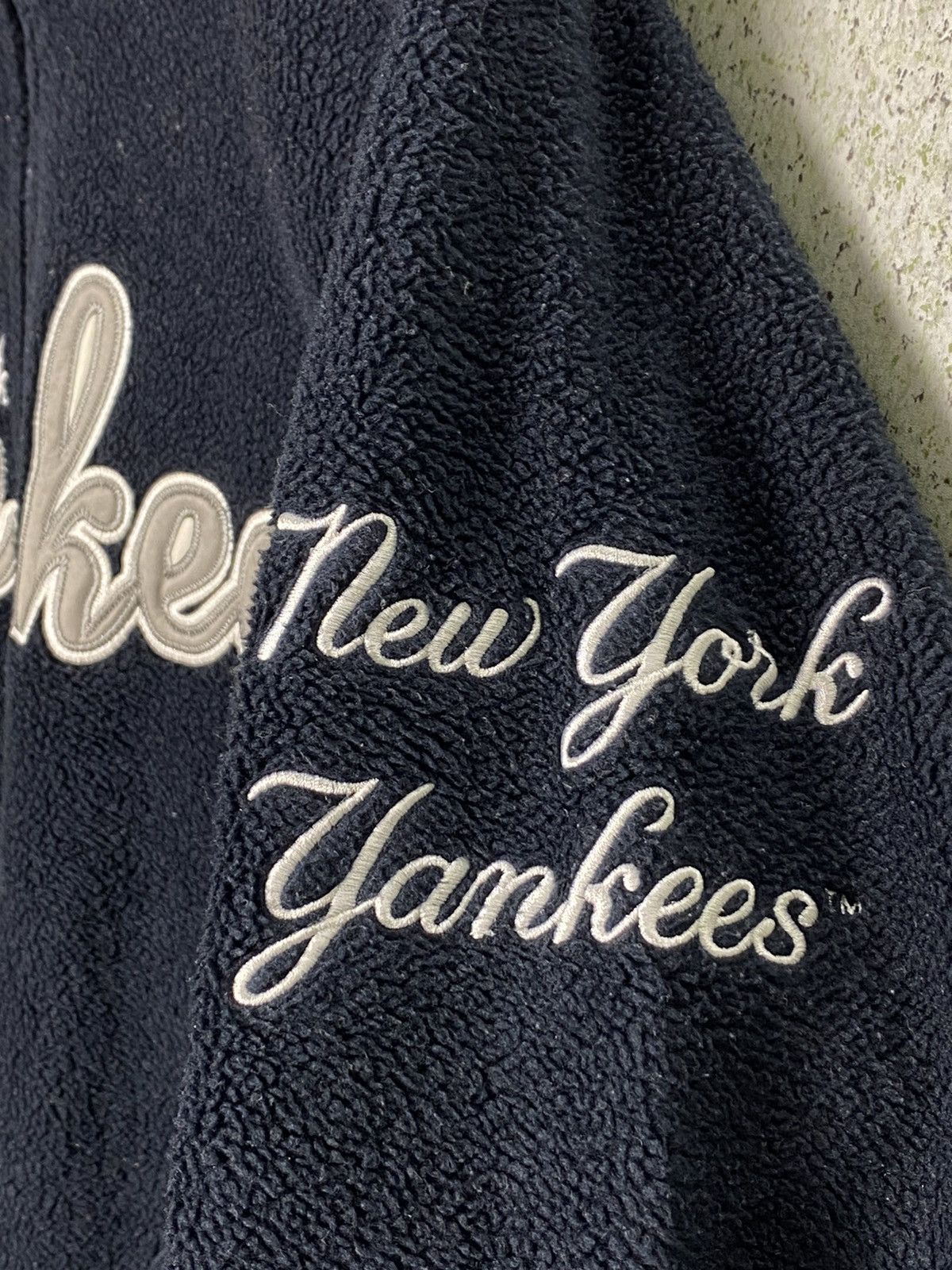 Japanese Brand × New York Yankees × Vintage MBA New York Yankees Embroidered Fleece Sweatshirt Size US L / EU 52-54 / 3 - 3 Thumbnail