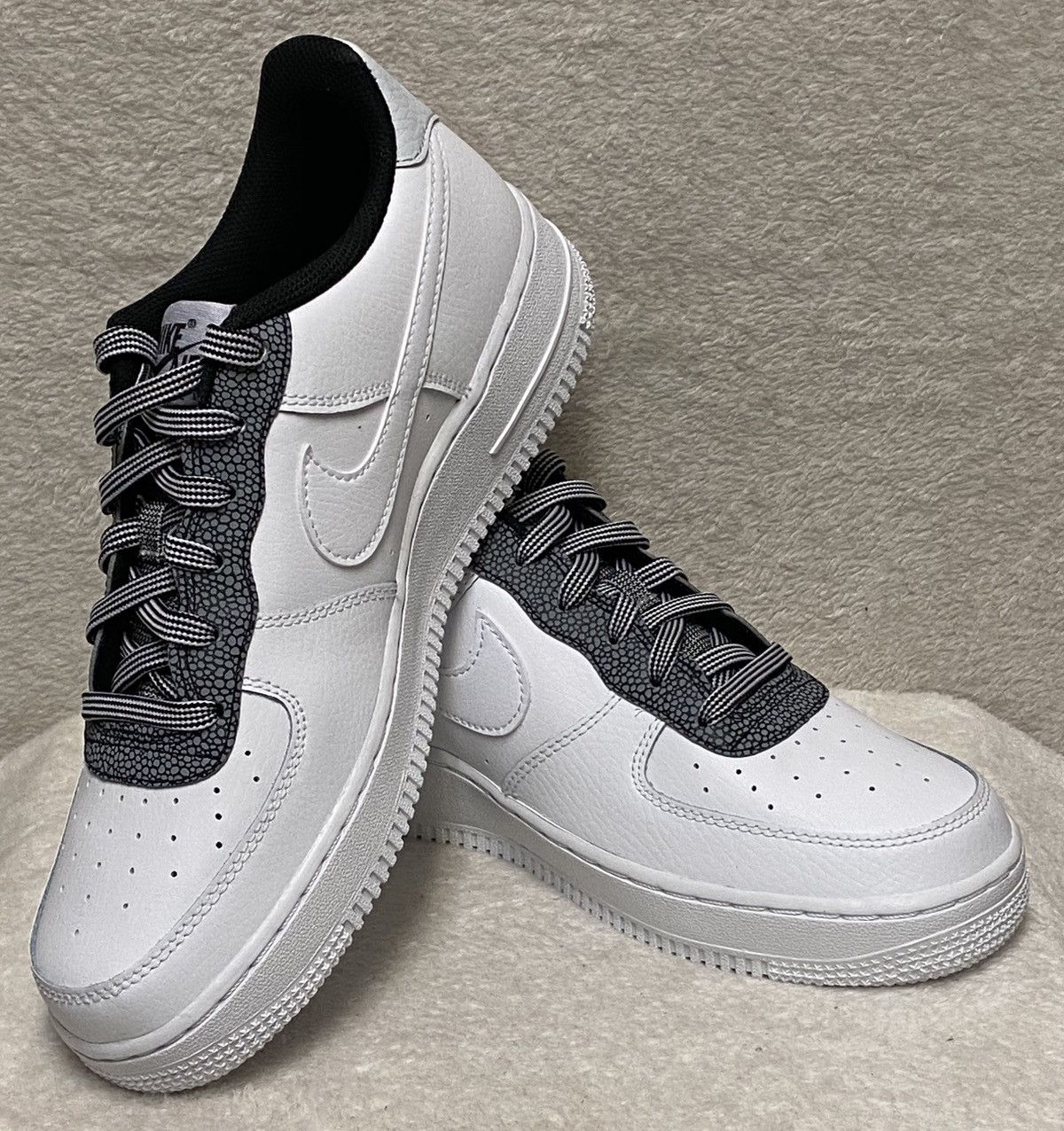 Nike Air Force 1 LV8 4 (GS) Size 7Y/8.5W Casual White Shoes New Size US 7 / EU 40 - 2 Thumbnail