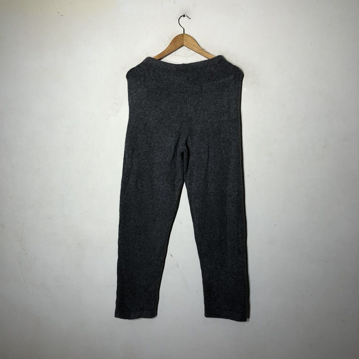 JW Anderson × Uniqlo JOGGERPANTS UNIQLO J W ANDERSON Size US 30 / EU 46 - 4 Thumbnail
