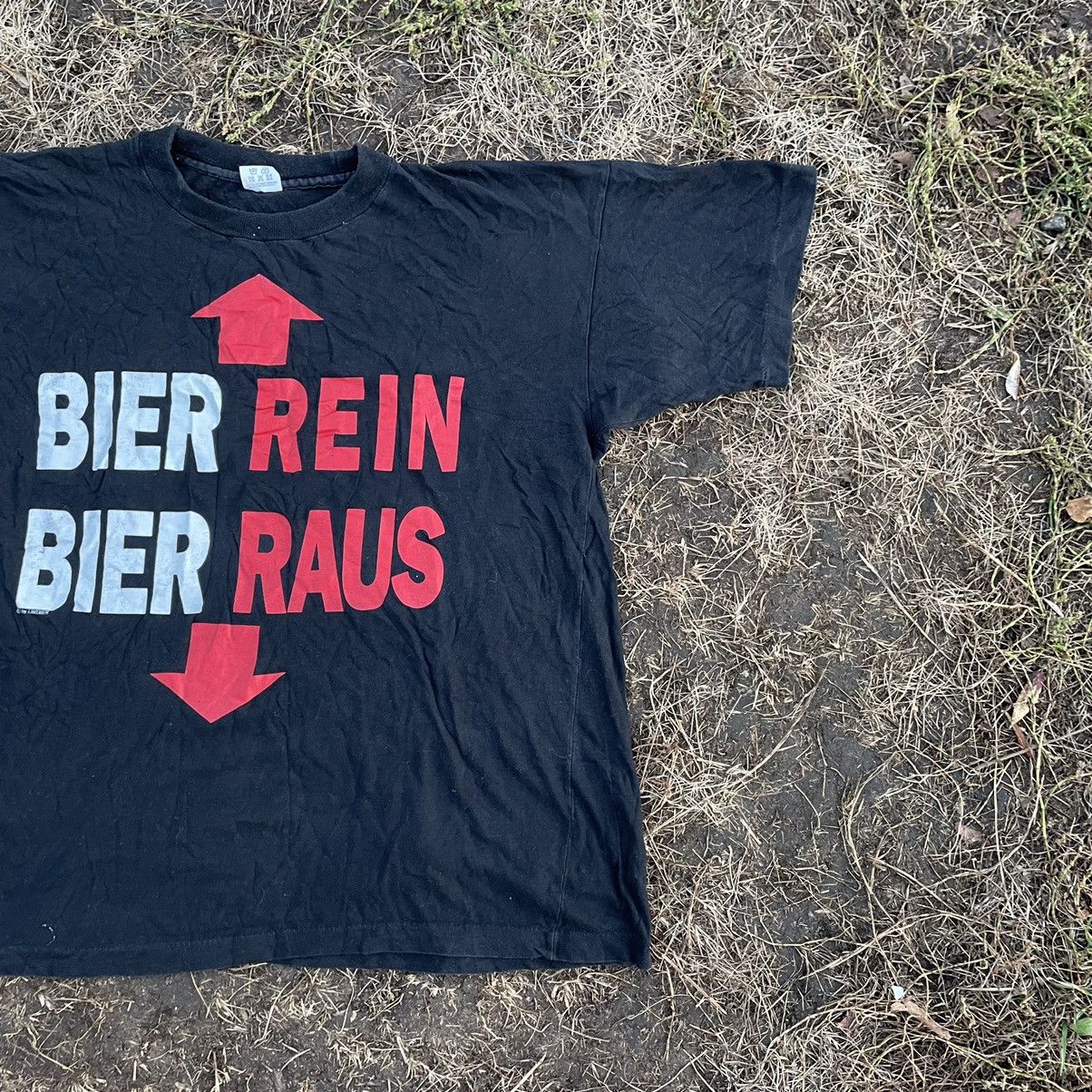 Vintage Vintage 90s Bier Rein Bier Raus Graphic Tee Humor Streetwear Size US L / EU 52-54 / 3 - 2 Thumbnail