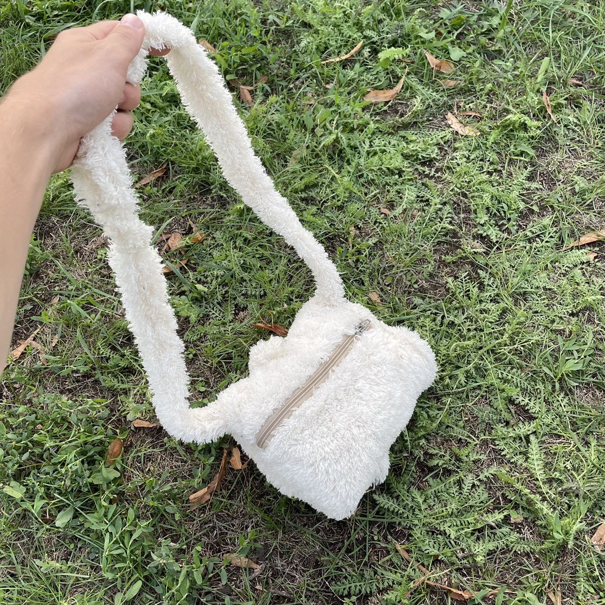 Vintage Y2K Teddy Goat Crossbody Bag Streetwear Plush Thrashed OS Size ONE SIZE - 6 Thumbnail