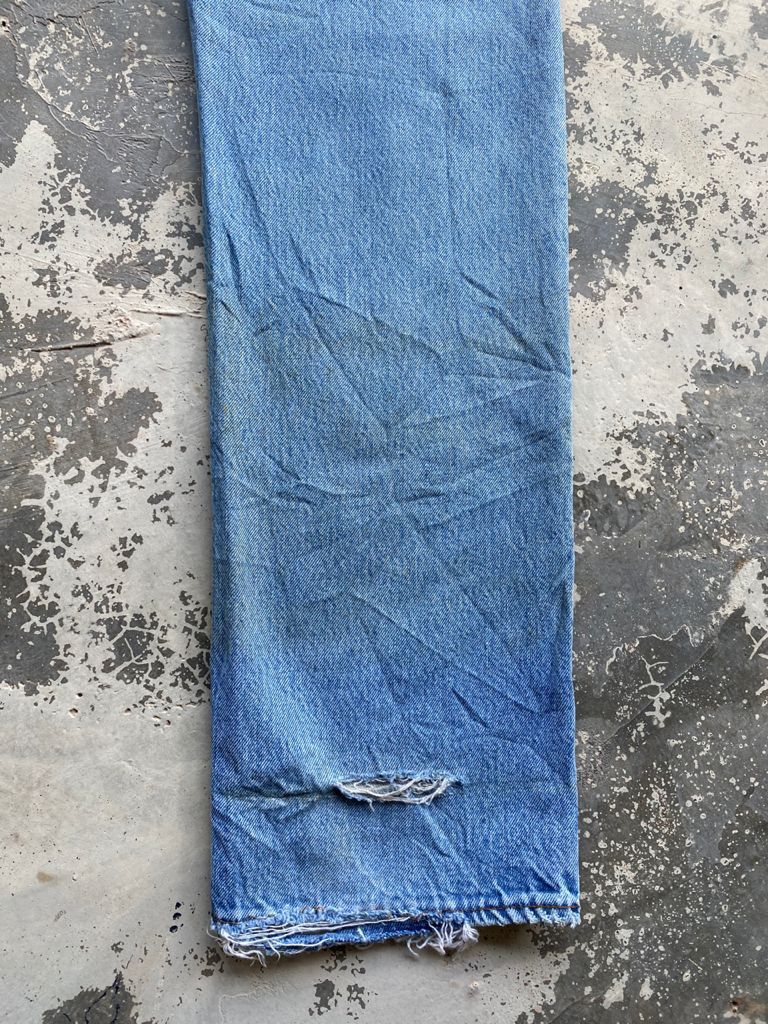 Levi's Vintage Clothing SICKS💥Vintage Levi's 501 Small e 80s Redline Distressed Size US 31 - 22 Thumbnail