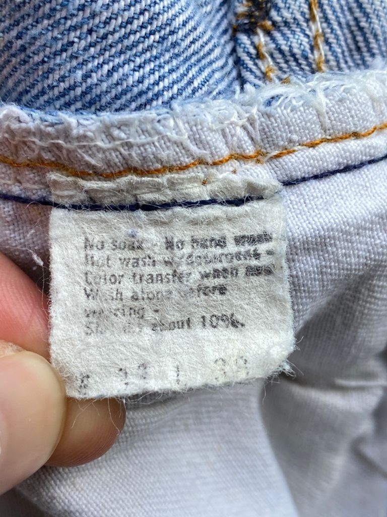 Levi's Vintage Clothing SICKS💥Vintage Levi's 501 Small e 80s Redline Distressed Size US 31 - 14 Thumbnail