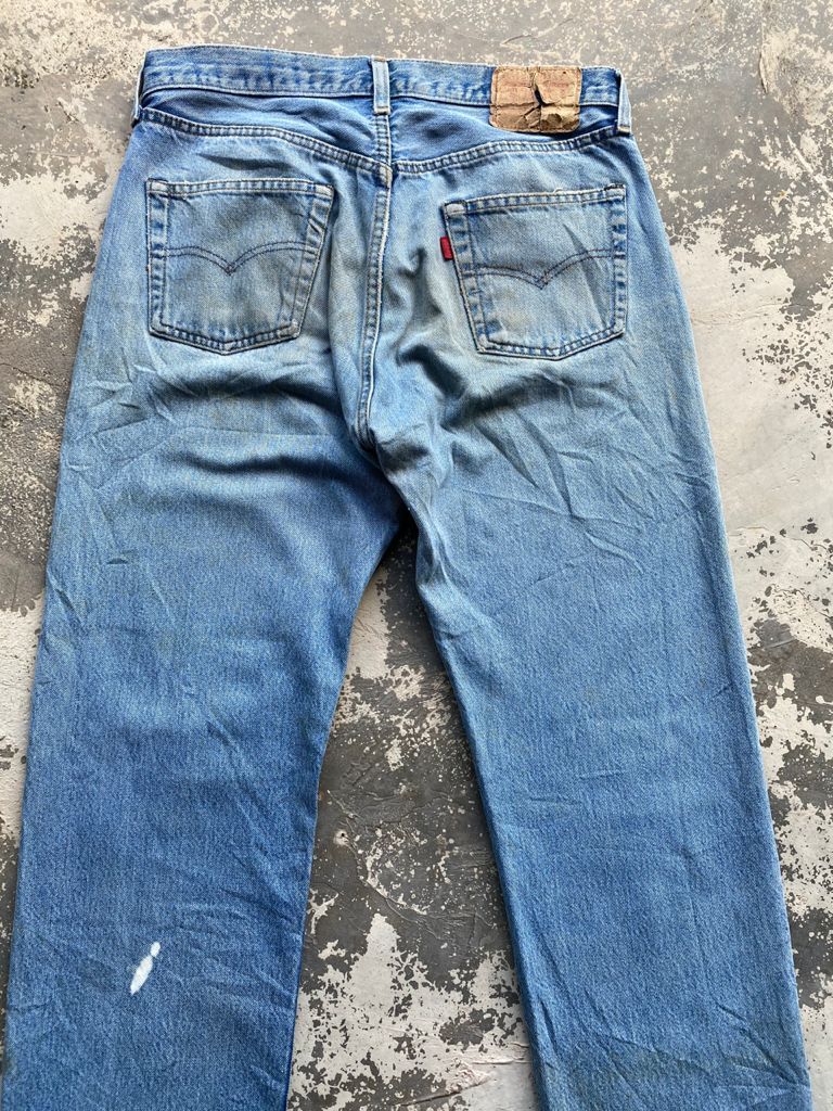 Levi's Vintage Clothing SICKS💥Vintage Levi's 501 Small e 80s Redline Distressed Size US 31 - 16 Thumbnail