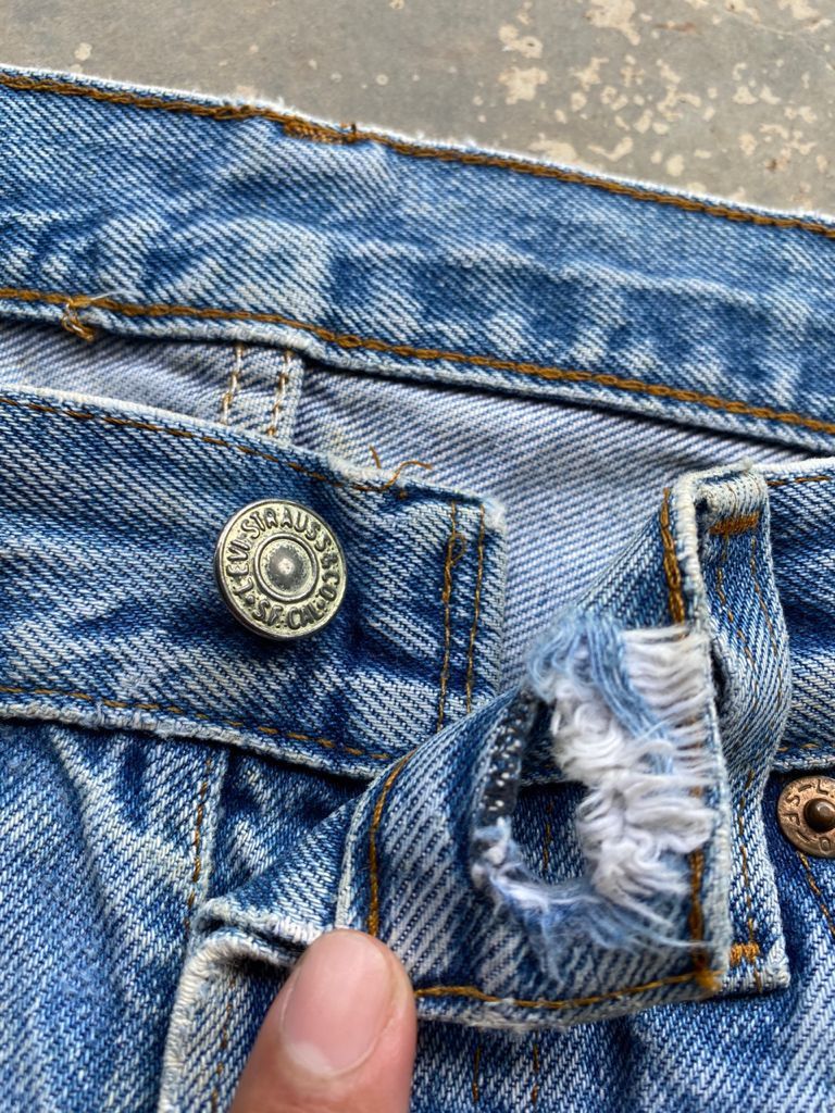 Levi's Vintage Clothing SICKS💥Vintage Levi's 501 Small e 80s Redline Distressed Size US 31 - 11 Thumbnail