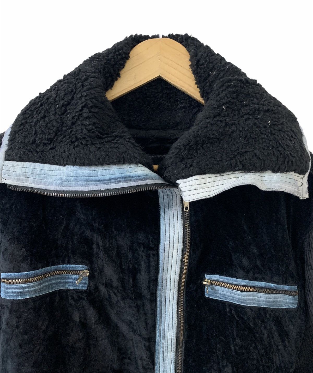 Versace Jeans Couture Versace Jeans Couture Velvet Cropped Turtleneck Jacket Size L / US 10 / IT 46 - 7 Thumbnail