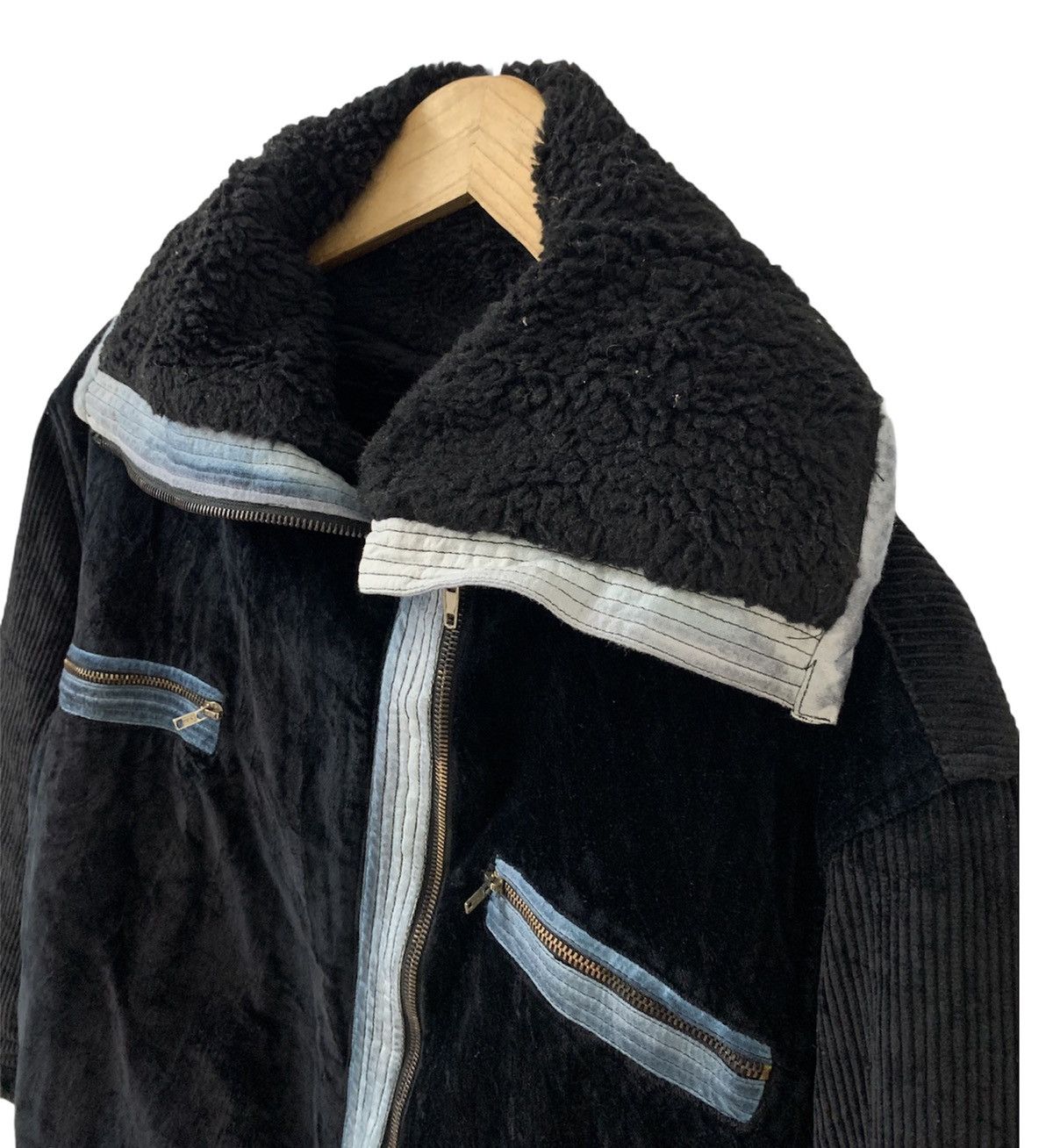 Versace Jeans Couture Versace Jeans Couture Velvet Cropped Turtleneck Jacket Size L / US 10 / IT 46 - 6 Thumbnail