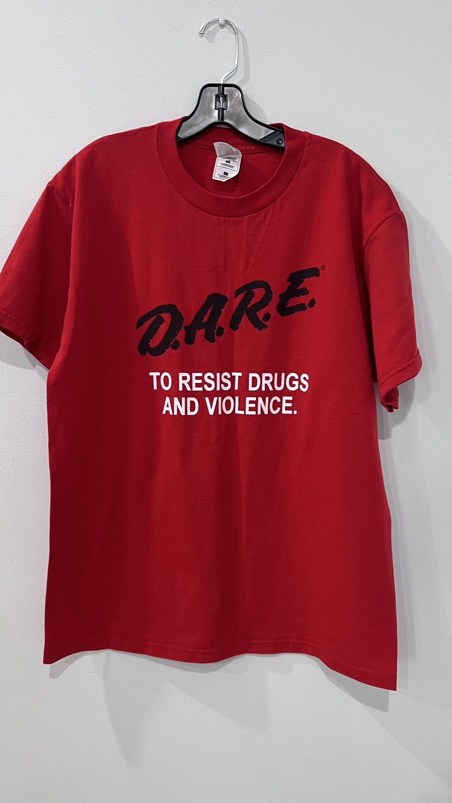 D.A.R.E D.A.R.E TO RESIST DRUGS AND VIOLENCE Tee Size Large Size US L / EU 52-54 / 3 - 1 Thumbnail