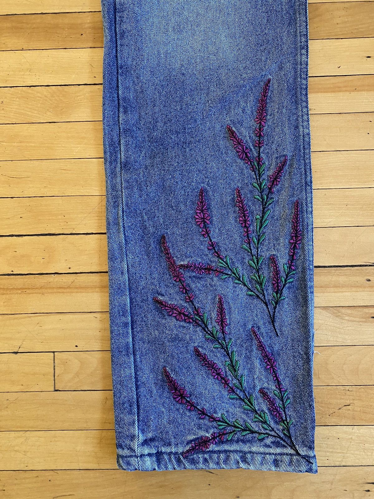 Other Mechali Lavender Embroidered Jeans Size US 32 / EU 48 - 2 Thumbnail