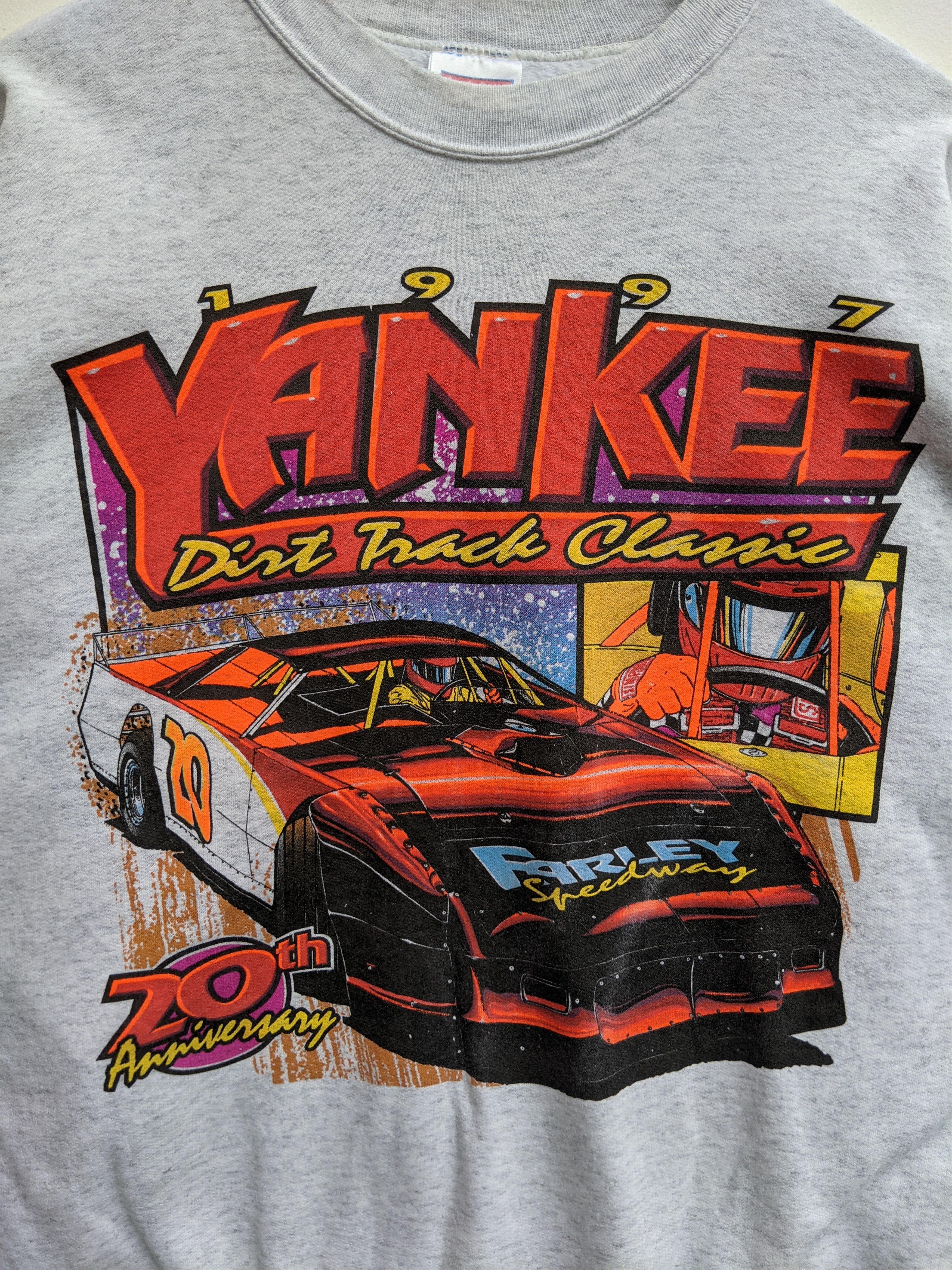 Hanes 1997 Yankee Dirt Track Classic 20th Anniversary Sweatshirt Size US XL / EU 56 / 4 - 3 Thumbnail