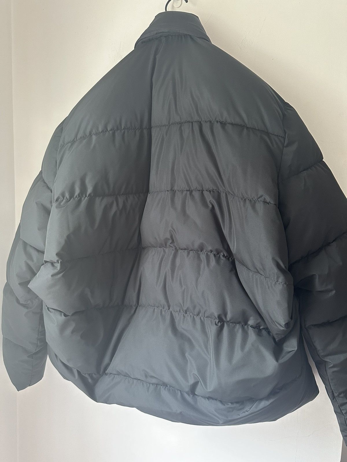 Balenciaga Balenciaga Oversized Puffer Jacket Size US L / EU 52-54 / 3 - 8 Thumbnail