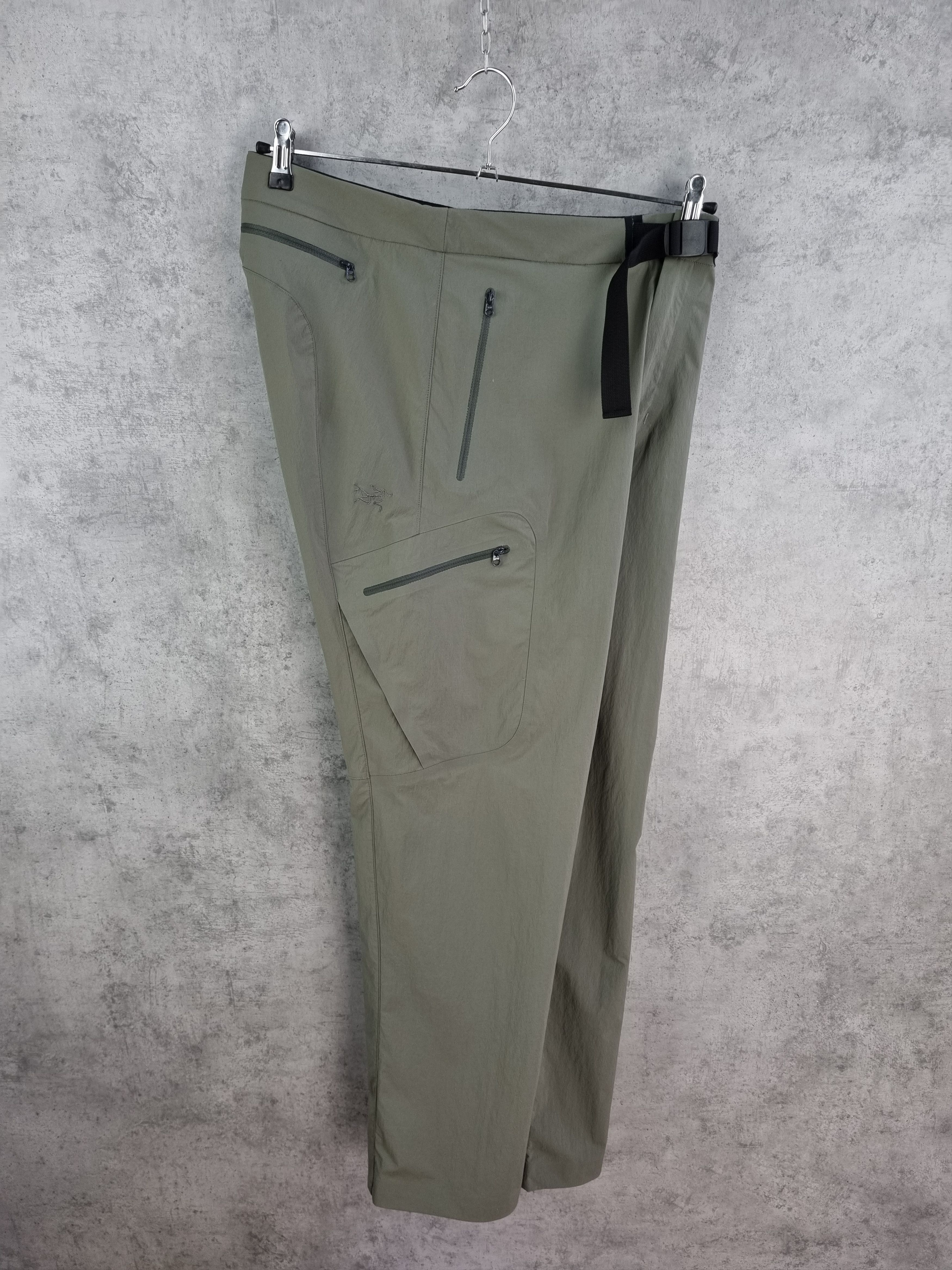 Arc'teryx 💧ArcTeryx Tech Utility Windproof Tracking Pants Size US 33 - 6 Thumbnail