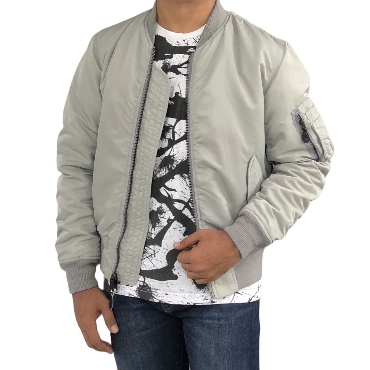 Avirex Avirex Intermediate MA-1 Mens Flying Bomber Jacket Size US L / EU 52-54 / 3 - 1 Thumbnail