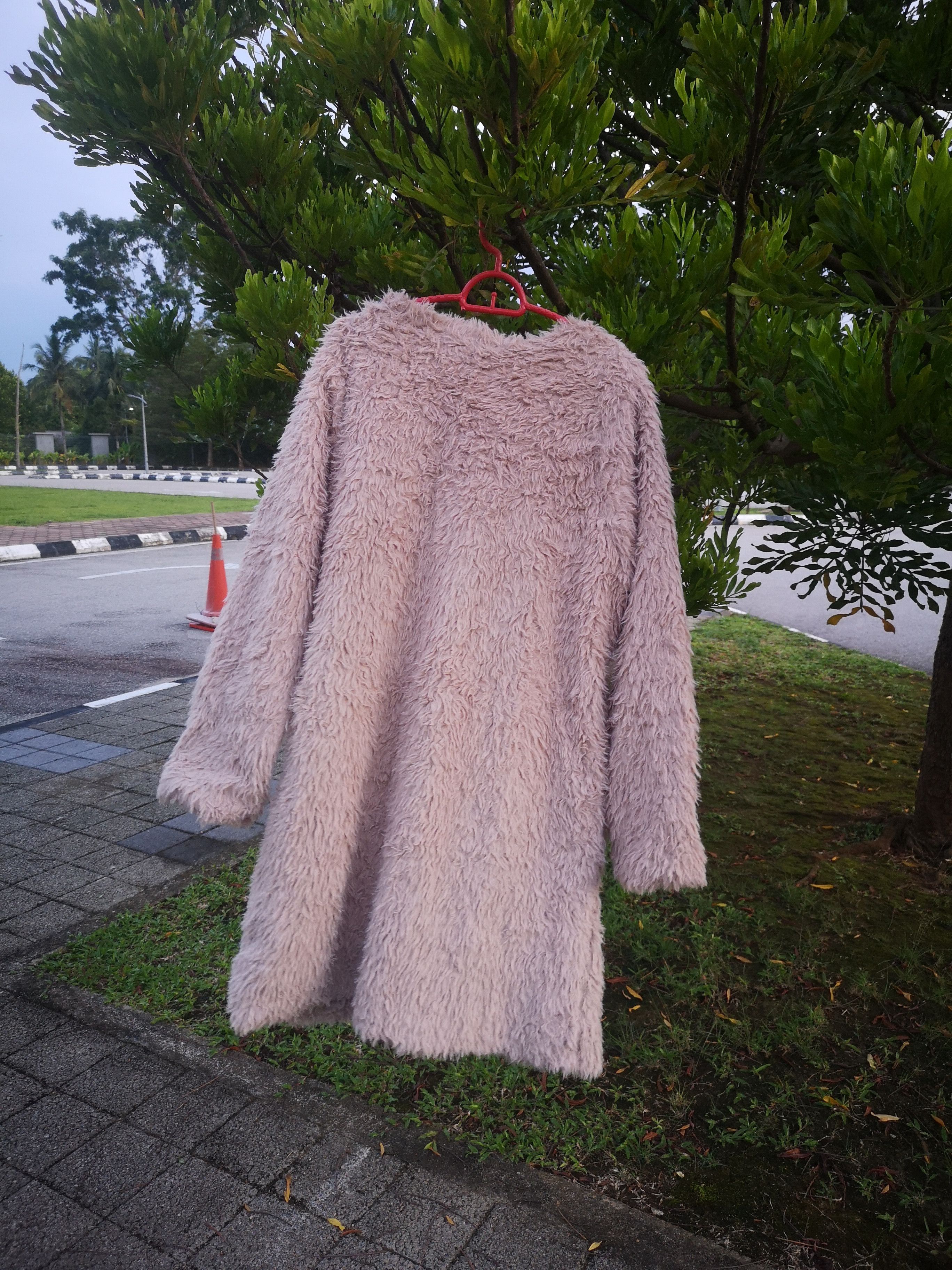 Designer × Japanese Brand × Vintage HK Work London Long Faux Fur Fleece Cardigan Size L / US 10 / IT 46 - 2 Thumbnail