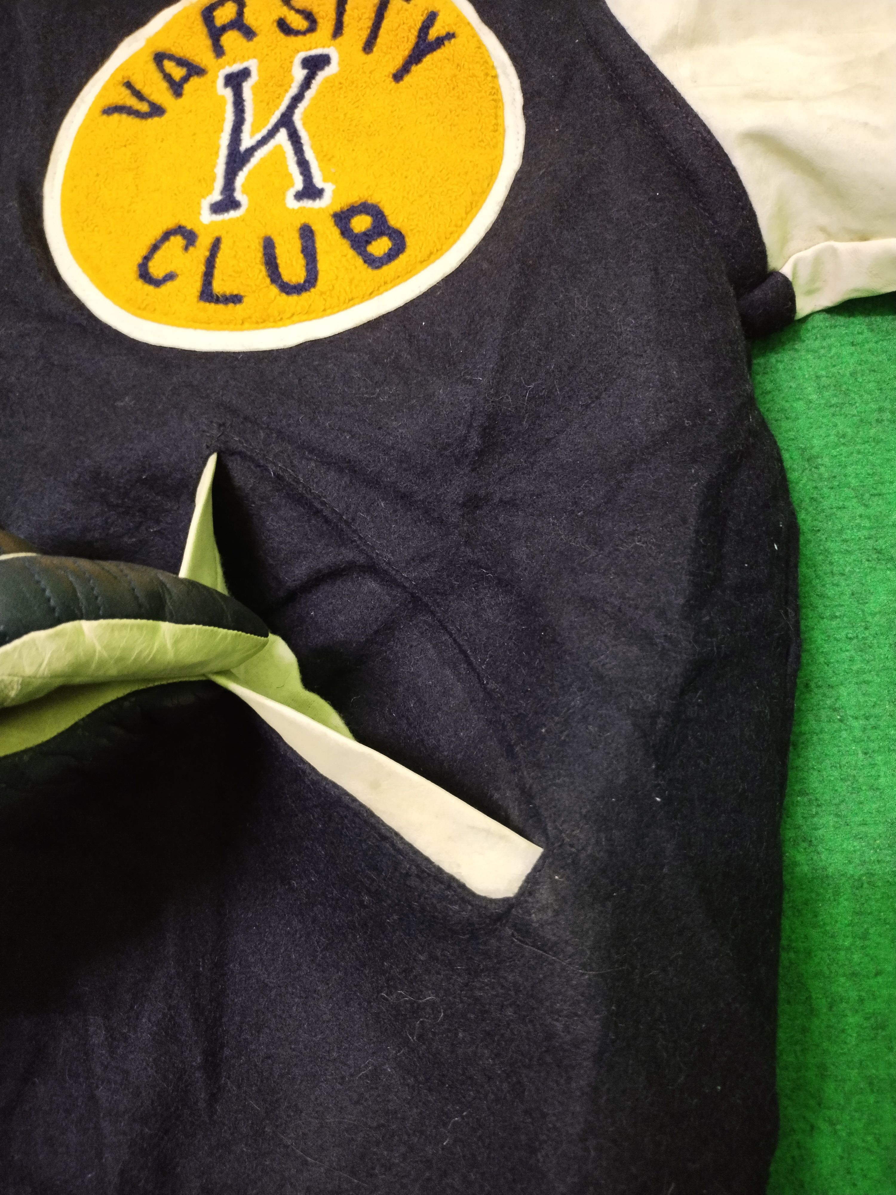Holloway 90's Vintage Holloway Hornets Varsity Jacket Size US L / EU 52-54 / 3 - 10 Thumbnail
