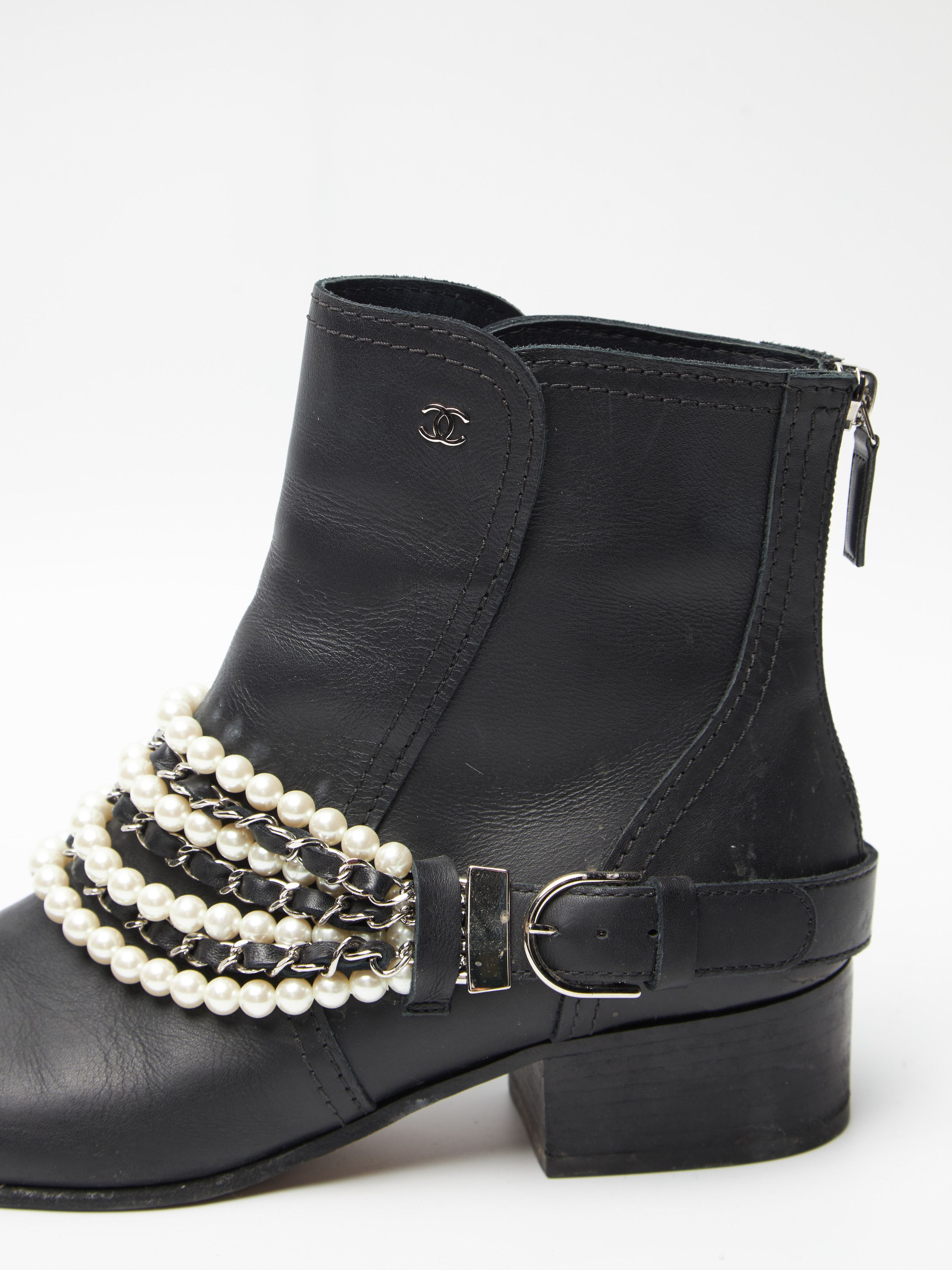 Chanel Black Pearls Detailed Leather Boots Size US 8.5 / IT 38.5 - 6 Thumbnail