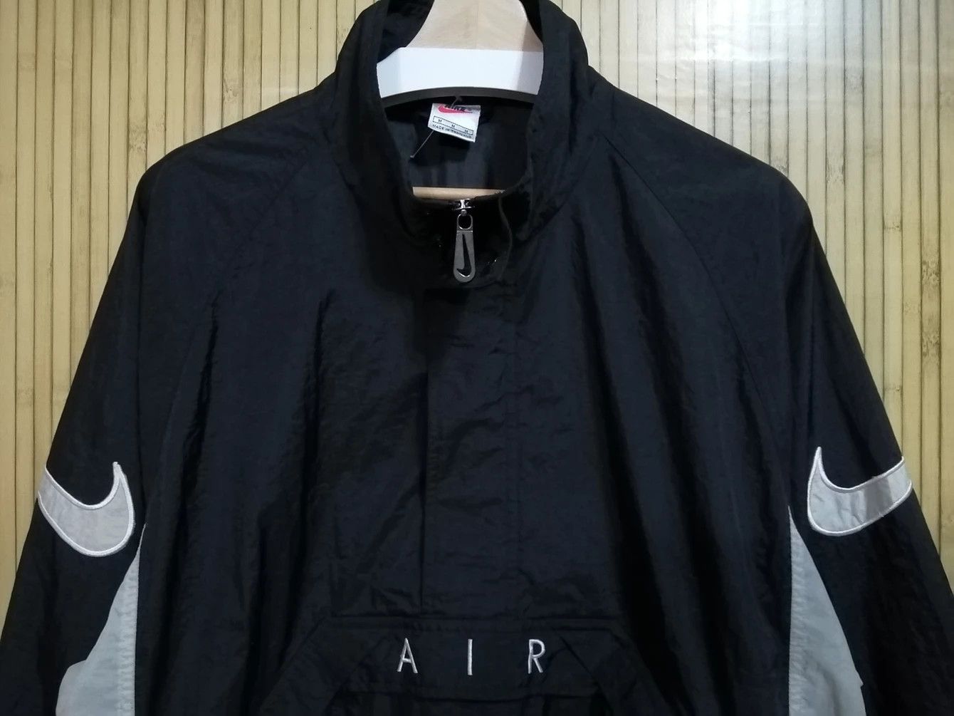 Nike Vintage NIKE AIR big Swoosh Jacket - Size M Size US M / EU 48-50 / 2 - 5 Thumbnail