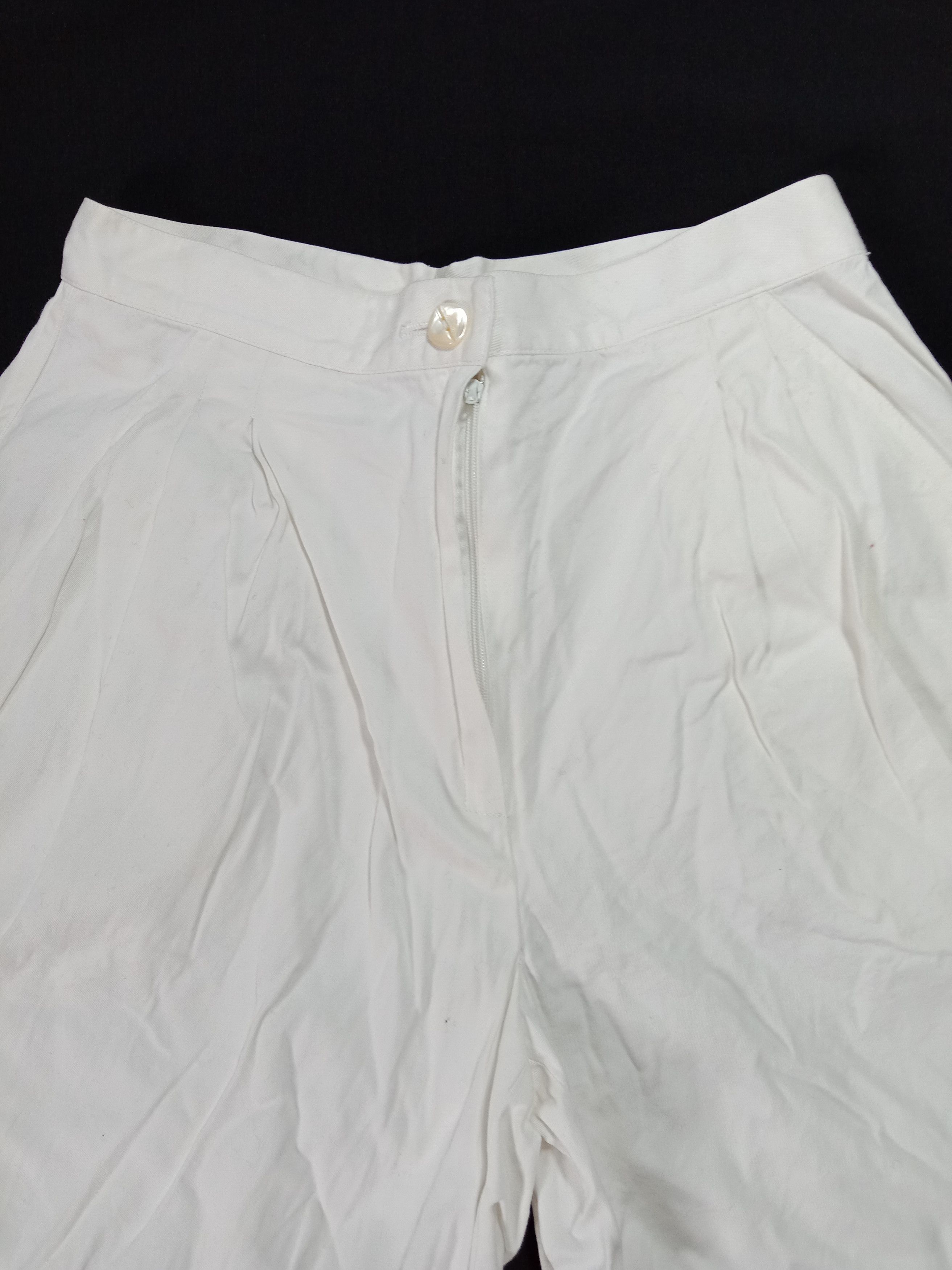 Salvatore Ferragamo Salvatore Ferragamore white short pant Made in italy Size 24" / US 00 / IT 34 - 3 Thumbnail