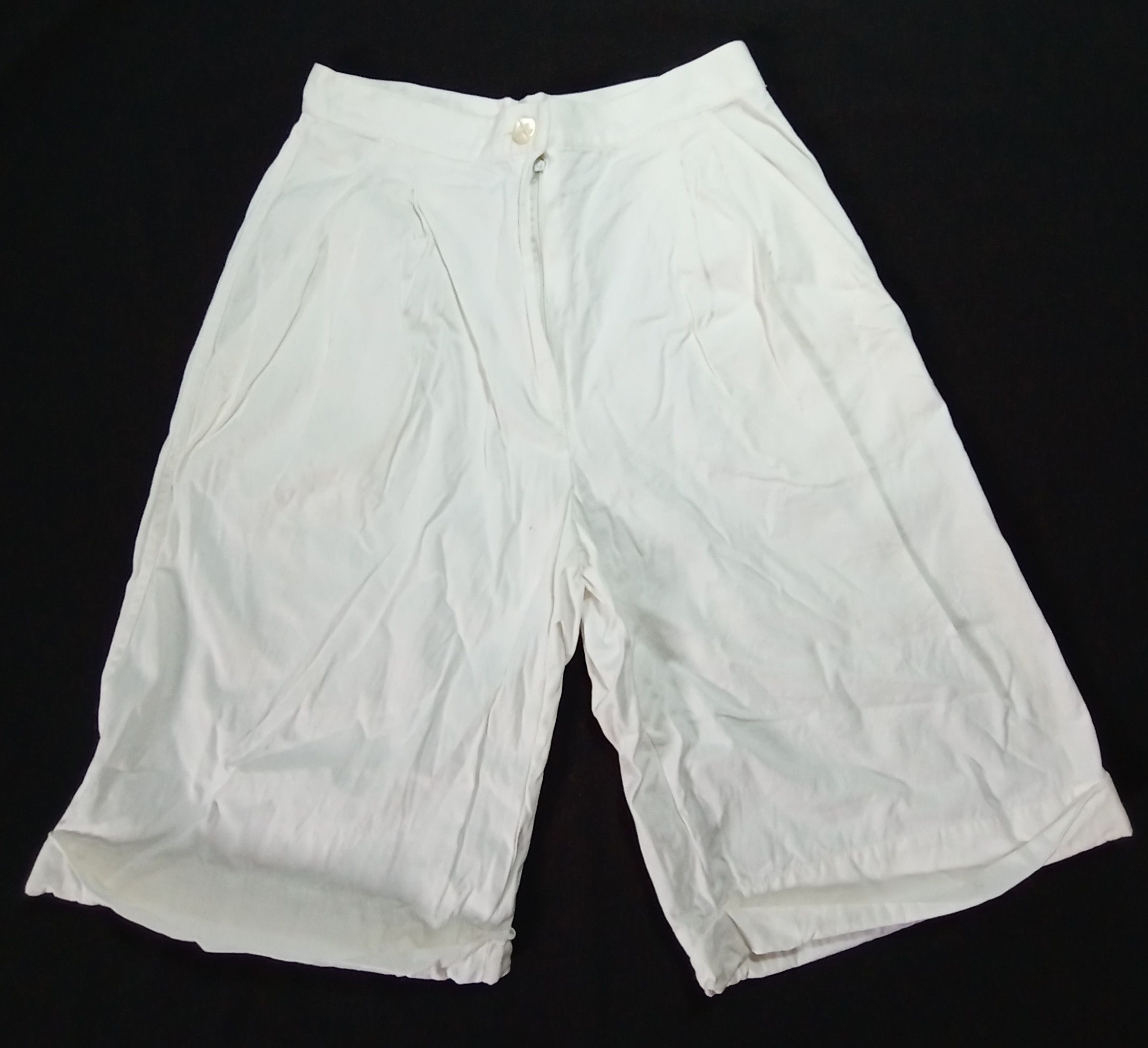 image of Hype x Italian Designers Salvatore Ferragamore White Short Pant Made In Italy, Women's (Size 24)
