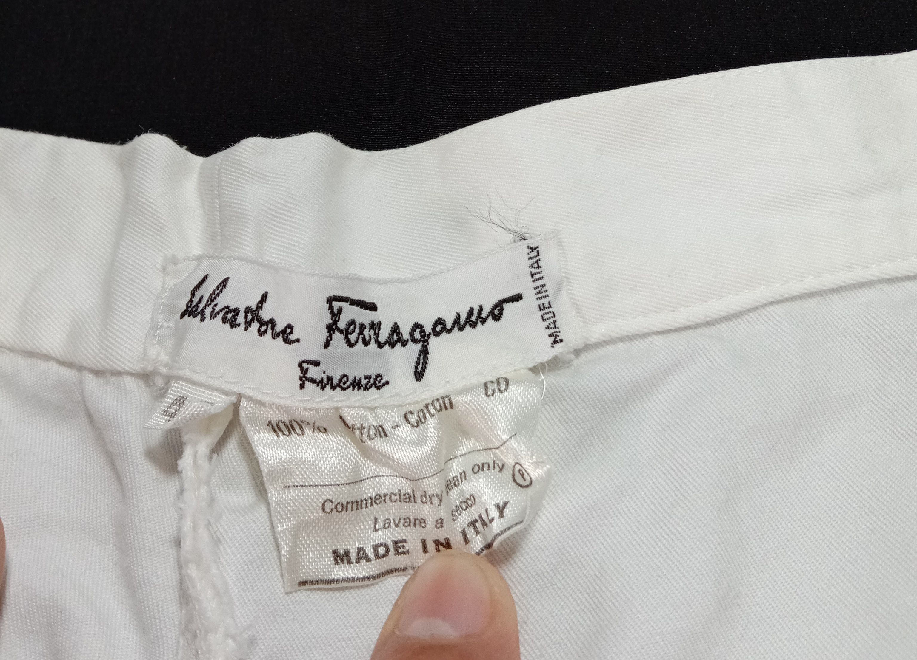Salvatore Ferragamo Salvatore Ferragamore white short pant Made in italy Size 24" / US 00 / IT 34 - 6 Thumbnail