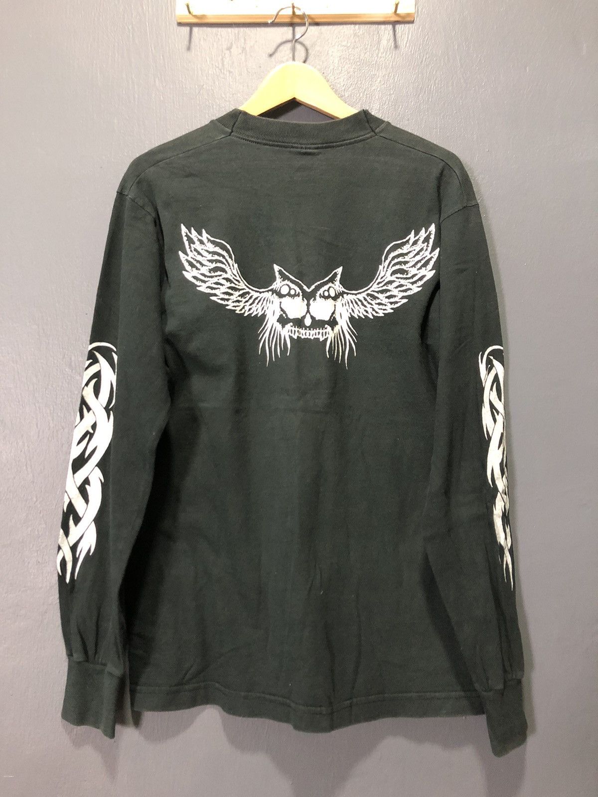 image of Band Tees x Rockers Vintage ‘90 Skull Wings Oriental Savageness Metal Shirt in Black (Size Medium)
