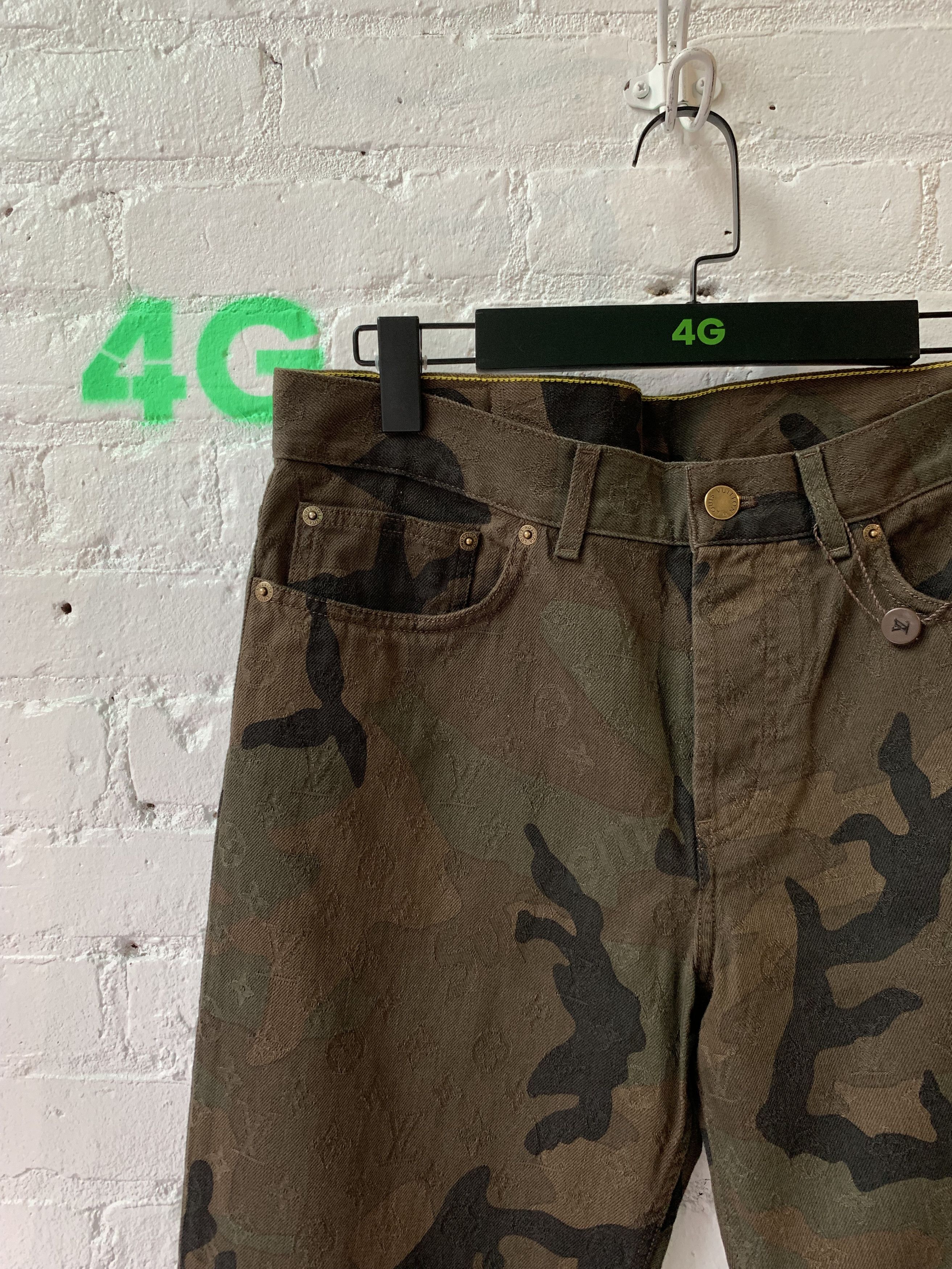 Louis Vuitton × Supreme Louis Vuitton x Supreme Camo monogram Jeans Sz 31 BRAND NEW Size US 31 - 2 Thumbnail