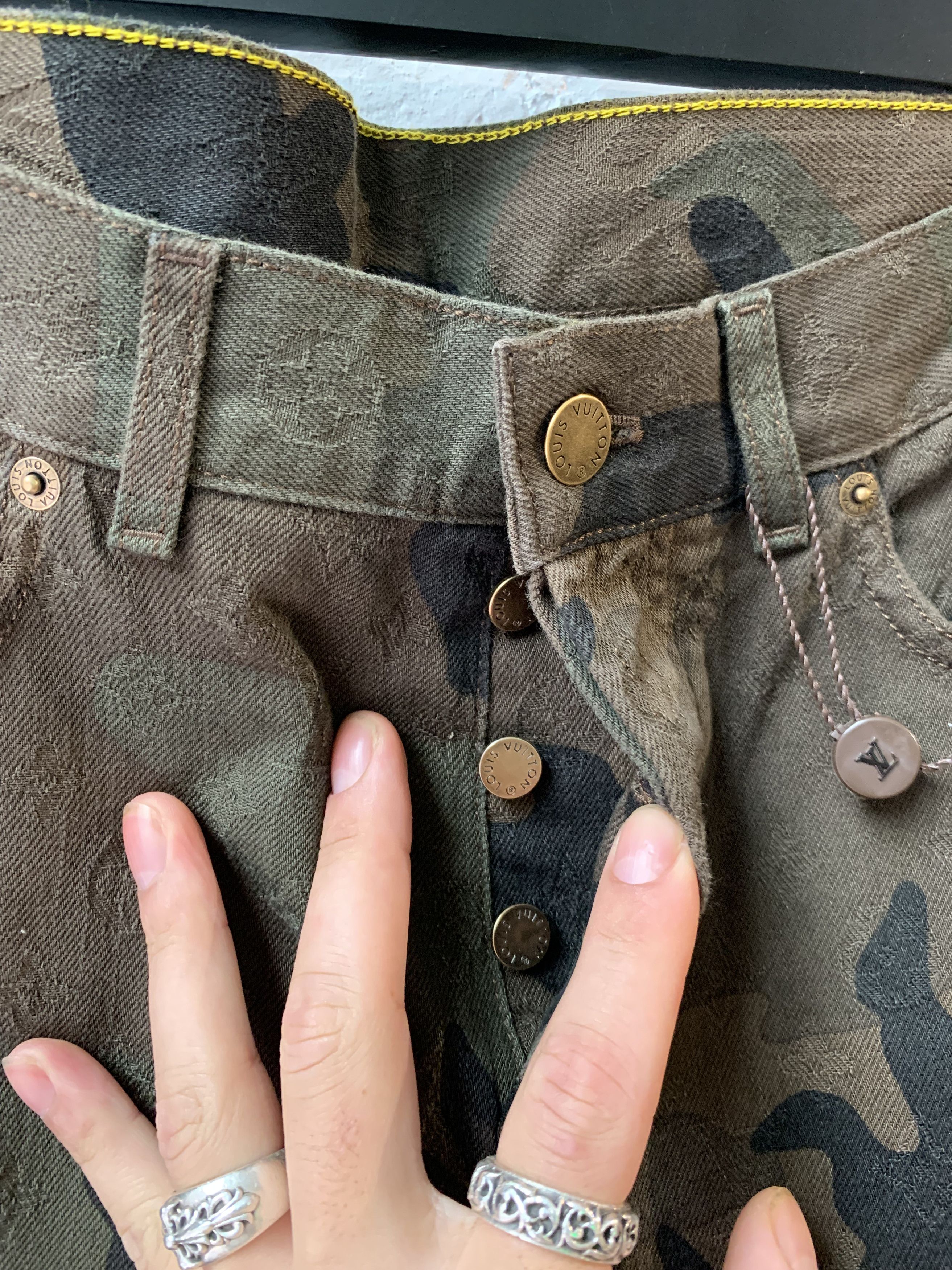 Louis Vuitton × Supreme Louis Vuitton x Supreme Camo monogram Jeans Sz 31 BRAND NEW Size US 31 - 7 Thumbnail
