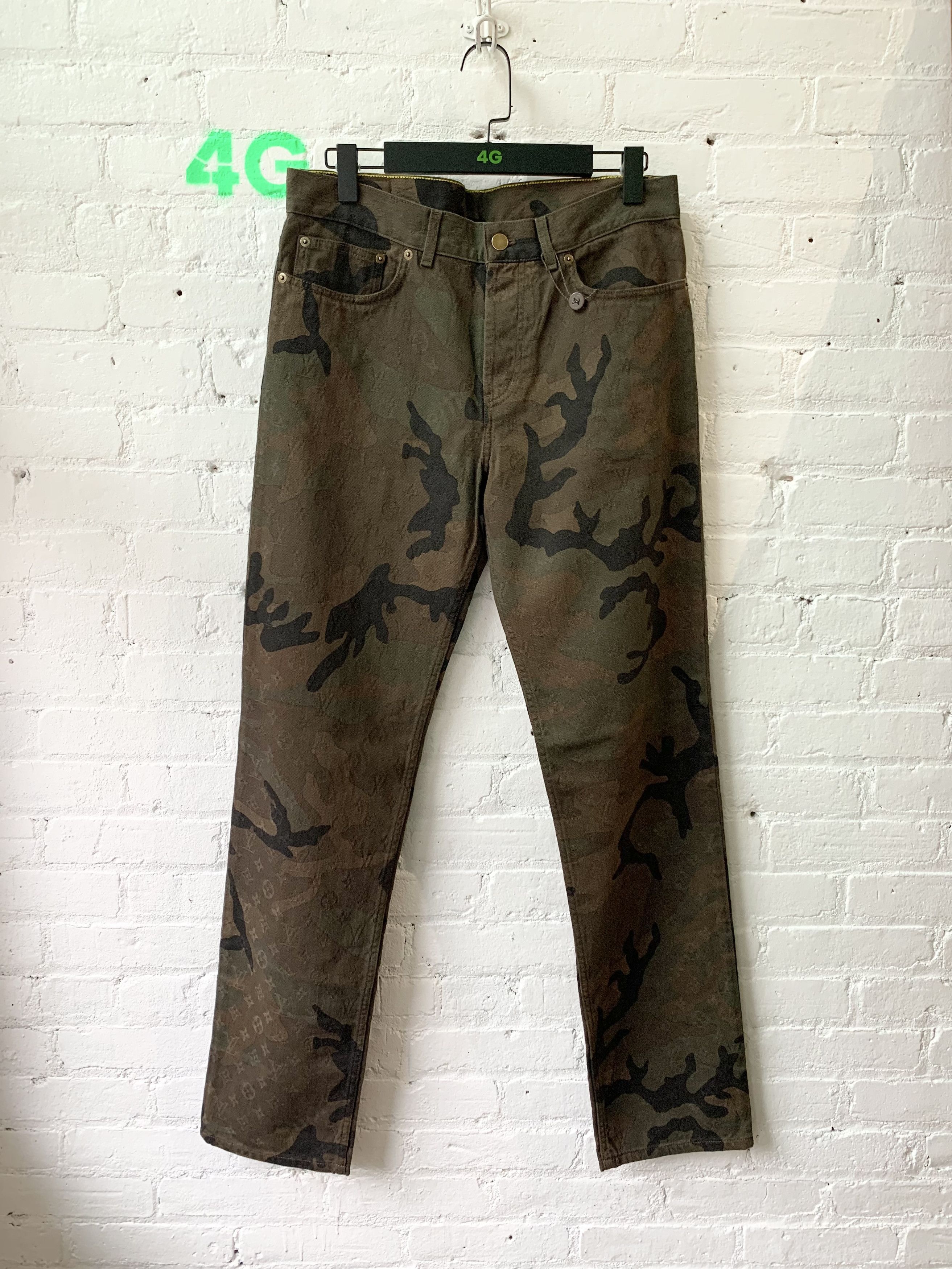 image of Louis Vuitton x Supreme Camo Monogram Jeans Size 31 , Men's