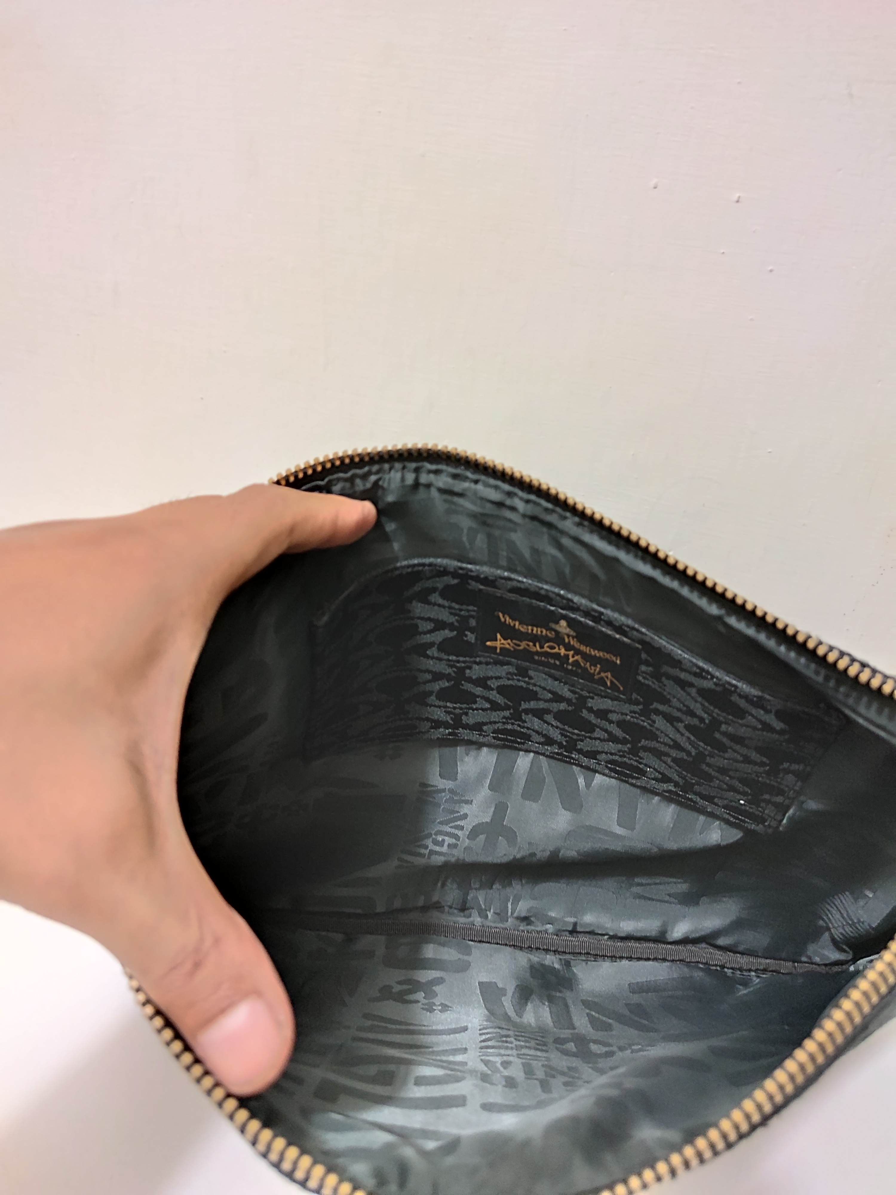 Vivienne Westwood 🔥Vivienne Westwood Monogram Orb Clutch Size ONE SIZE - 7 Thumbnail