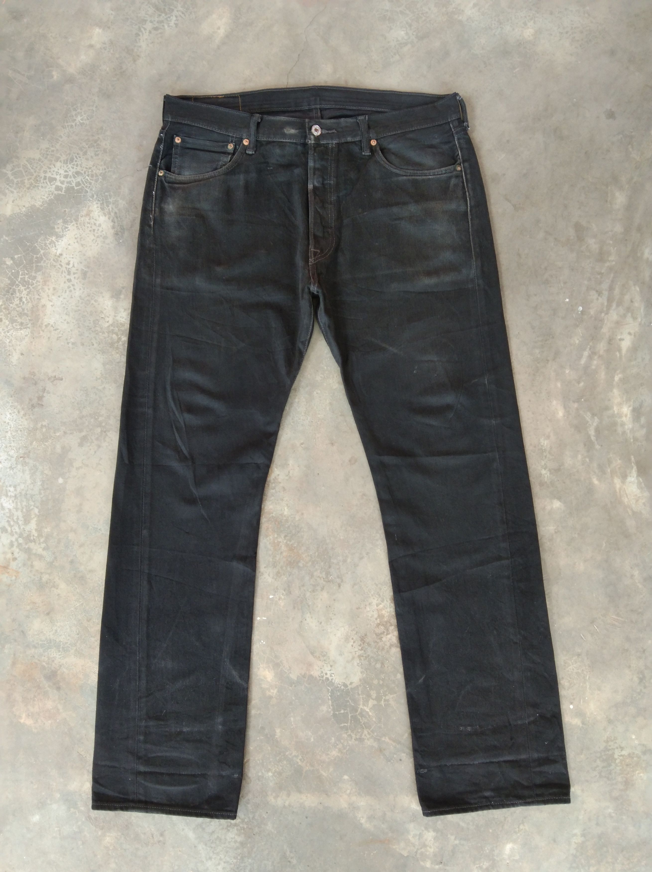 Levi's Vintage Levi's 501 Black Straight Distressed Jeans 38x32 Size US 38 / EU 54 - 1 Thumbnail