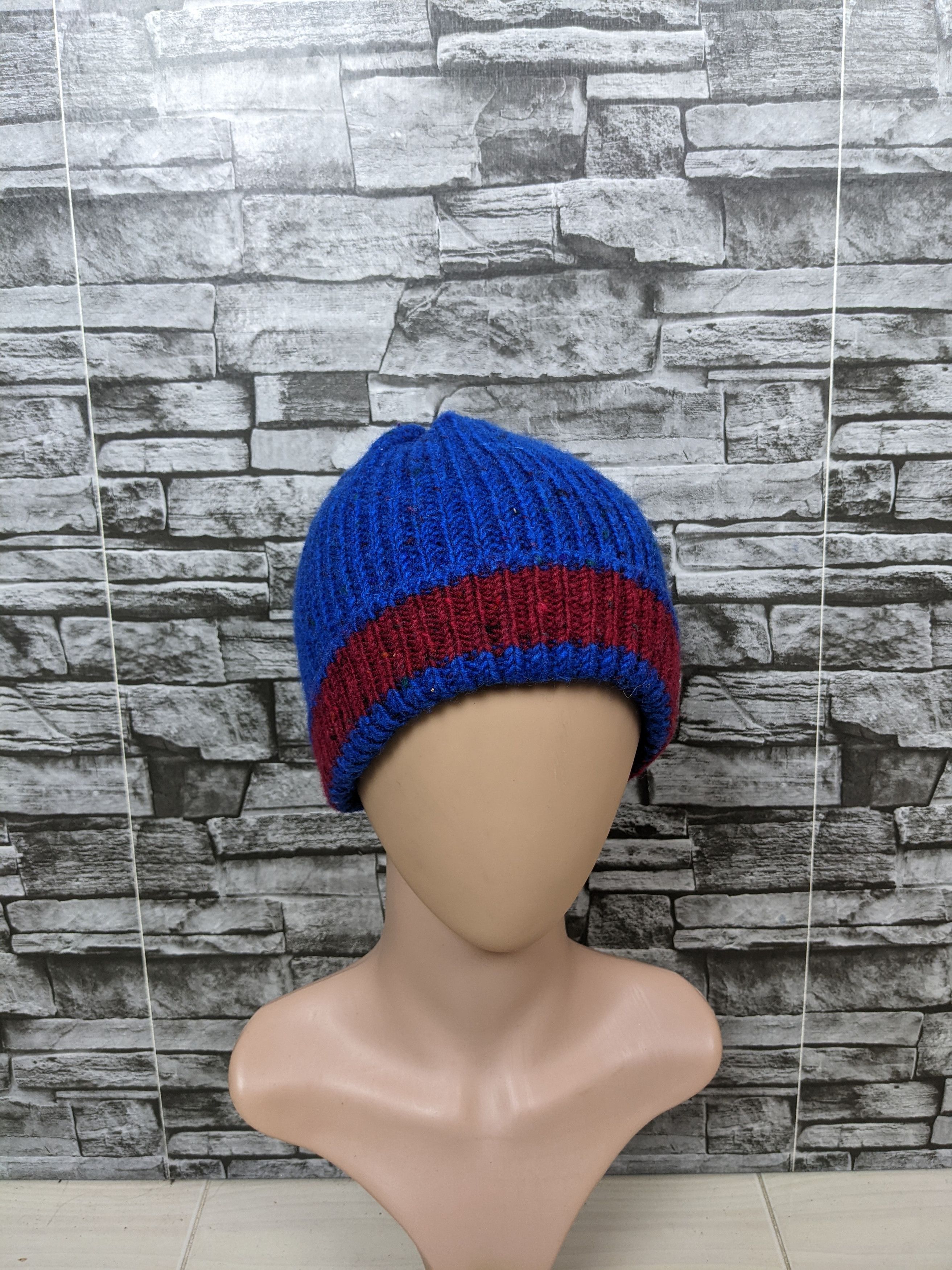 Vintage Vintage Ireland Pure New Wool Beanie Hat Cap Snowcap Size ONE SIZE - 1 Thumbnail