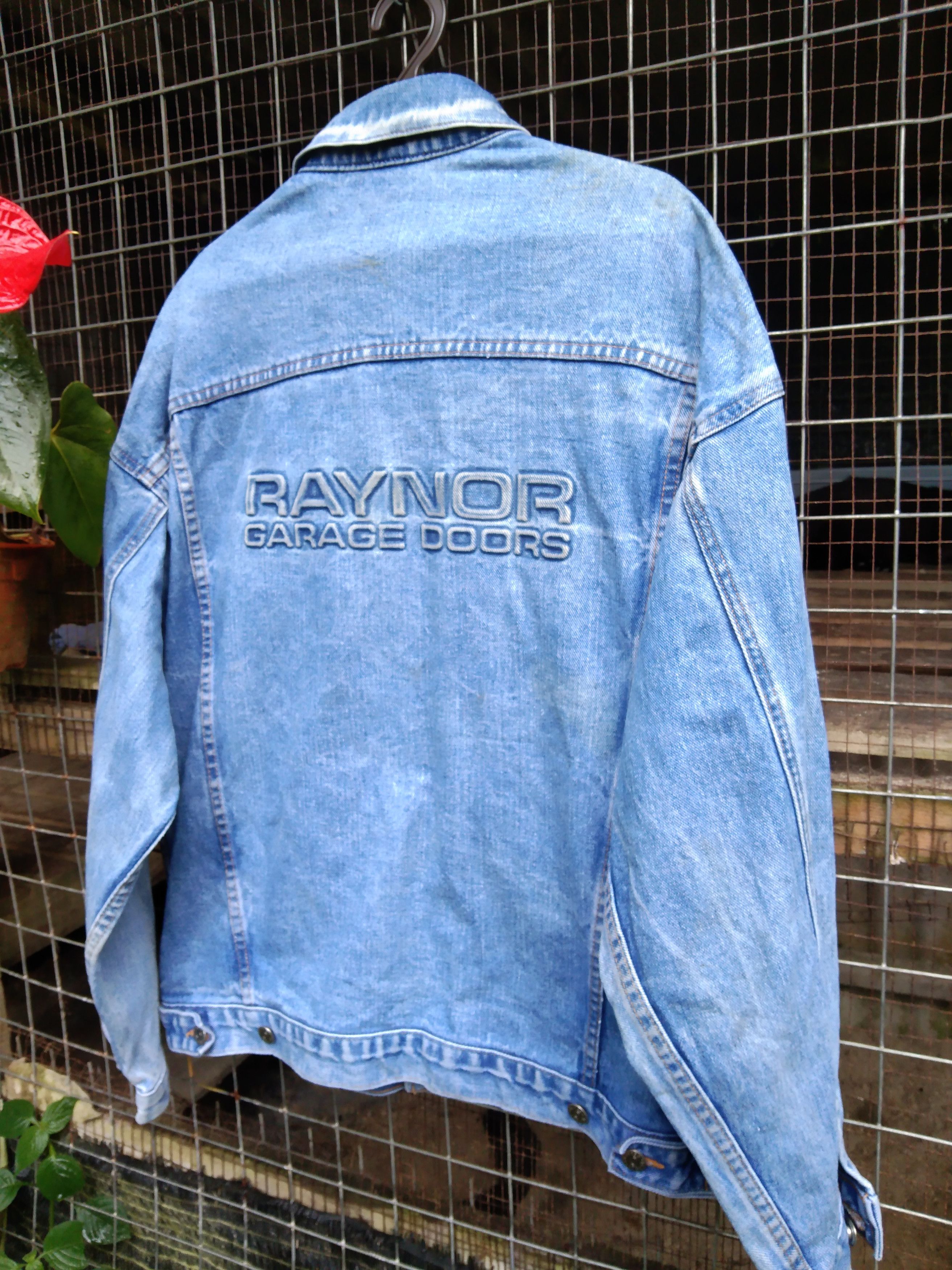 Vintage RAYNOR GARRAGE DOORS DENIM JACKET Size US XL / EU 56 / 4 - 2 Thumbnail