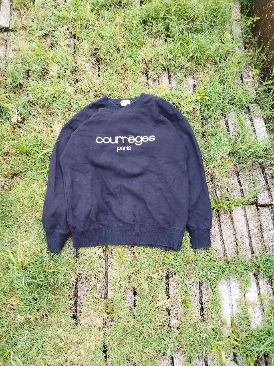Courreges Vintage Courreges Spell Out Big Logo Crewneck Size M / US 6-8 / IT 42-44 - 1 Thumbnail