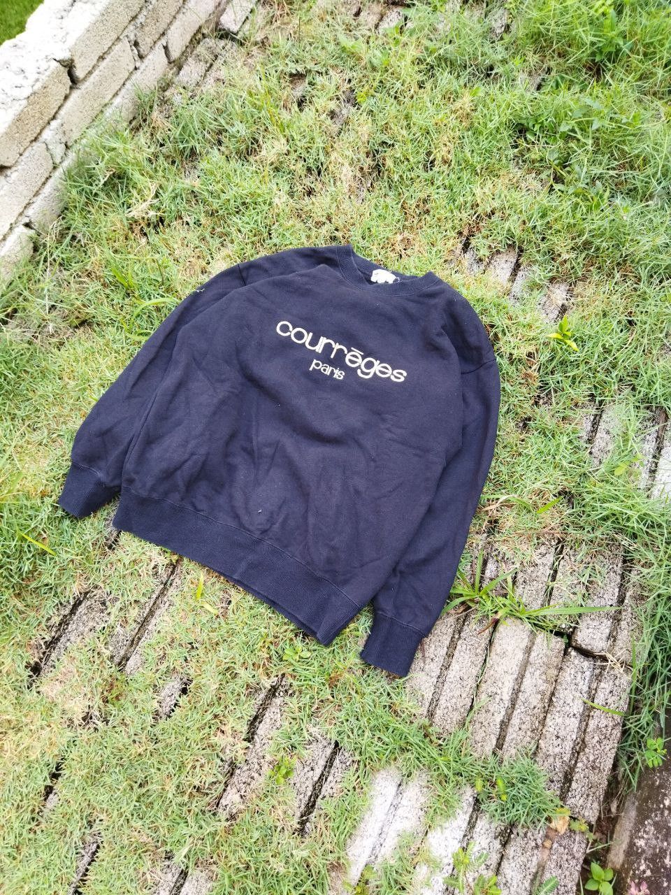 Courreges Vintage Courreges Spell Out Big Logo Crewneck Size M / US 6-8 / IT 42-44 - 2 Thumbnail