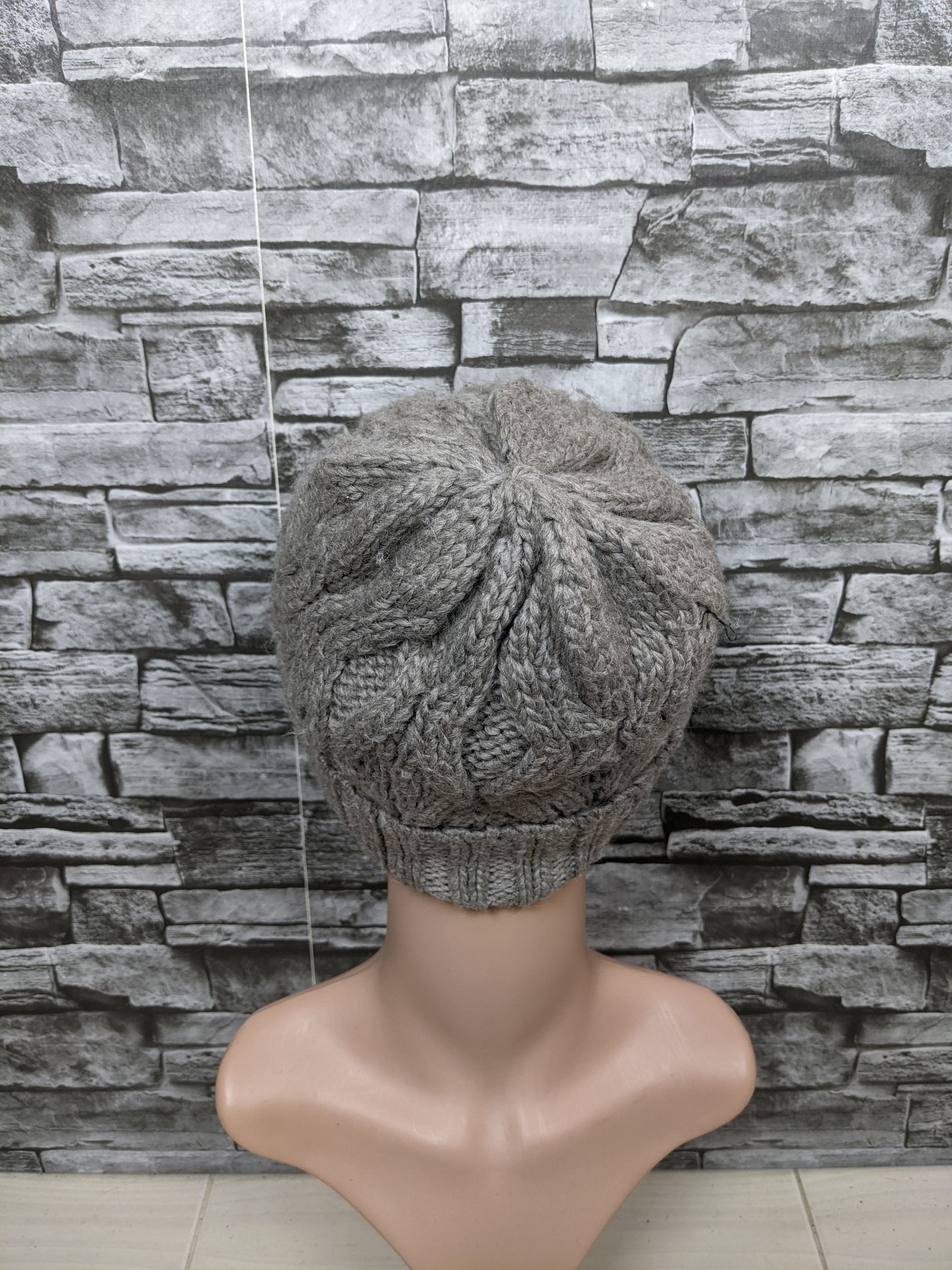 H&M Vintage H&M Plain Beanie Hat Cap Snowcap Size ONE SIZE - 2 Thumbnail