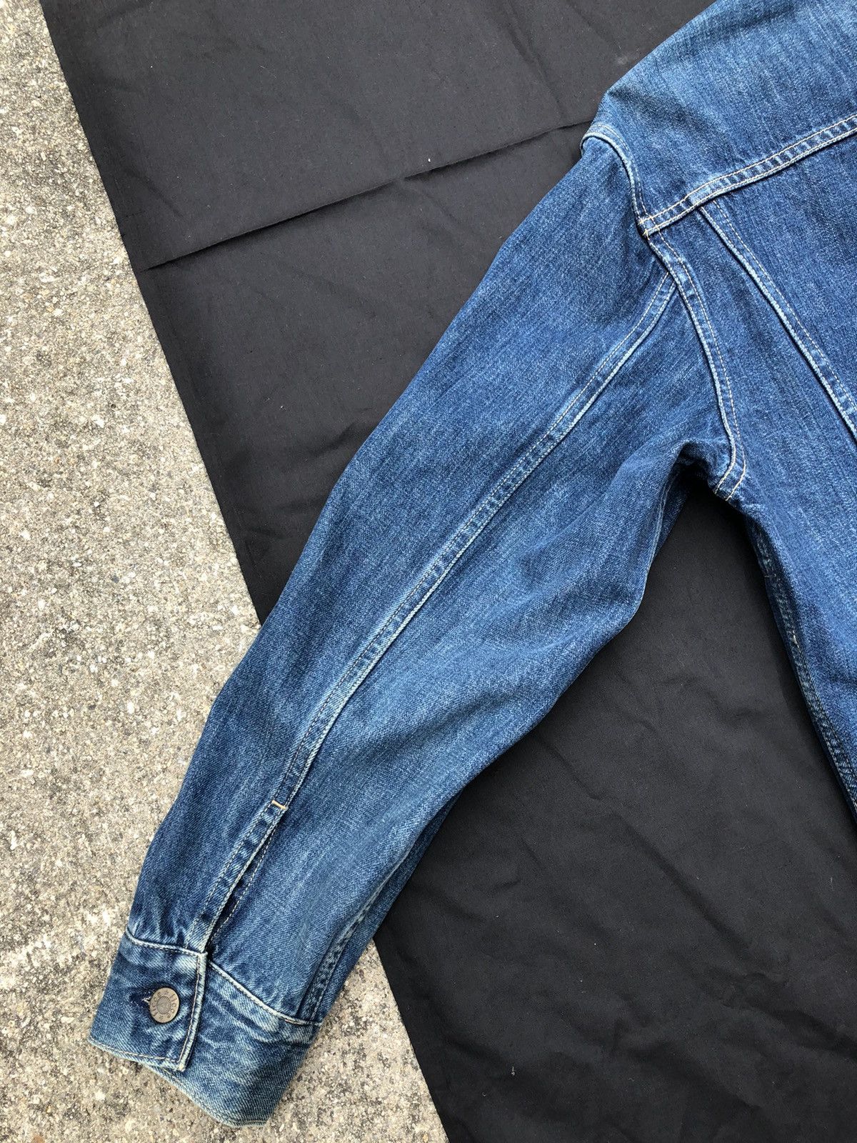 Japanese Brand Vintage 90s Ficce Jeans X Hanna-Barbera Denim Trucker Jacket Size US M / EU 48-50 / 2 - 16 Thumbnail