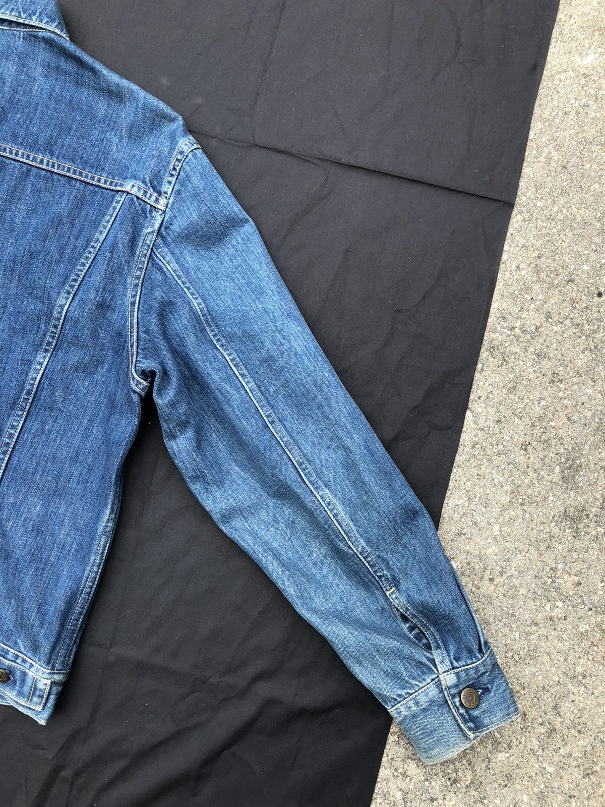 Japanese Brand Vintage 90s Ficce Jeans X Hanna-Barbera Denim Trucker Jacket Size US M / EU 48-50 / 2 - 17 Thumbnail
