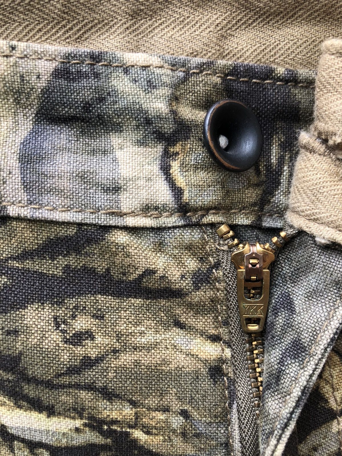 Vintage Surplus Japan Camouflage Multi Cargo Wide Leg Trouser Size US 31 - 7 Thumbnail