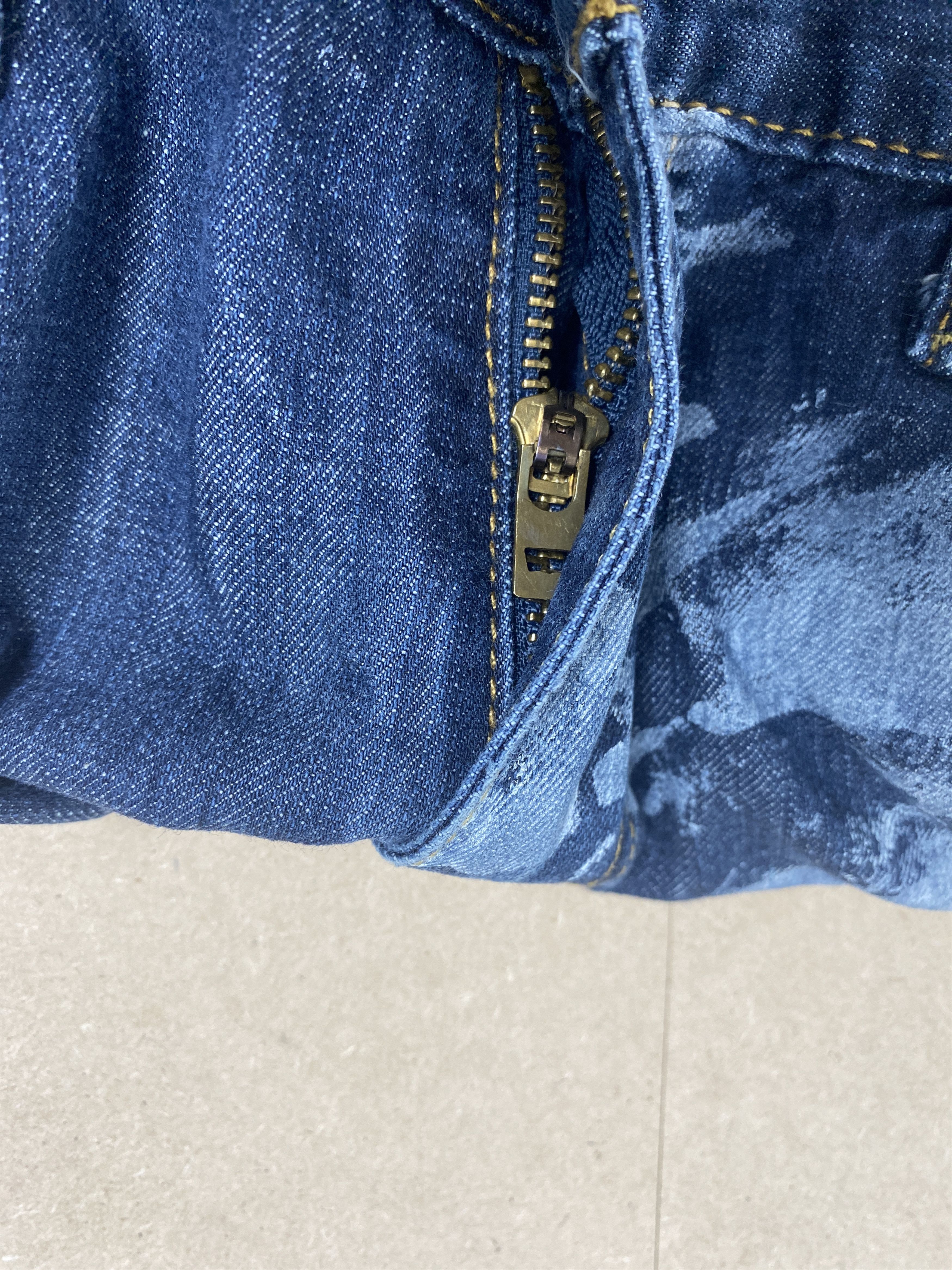 Levi's × Vintage Vintage Levis 569 Straight Cut Paint Dirty Jeans Size US 35 - 19 Thumbnail
