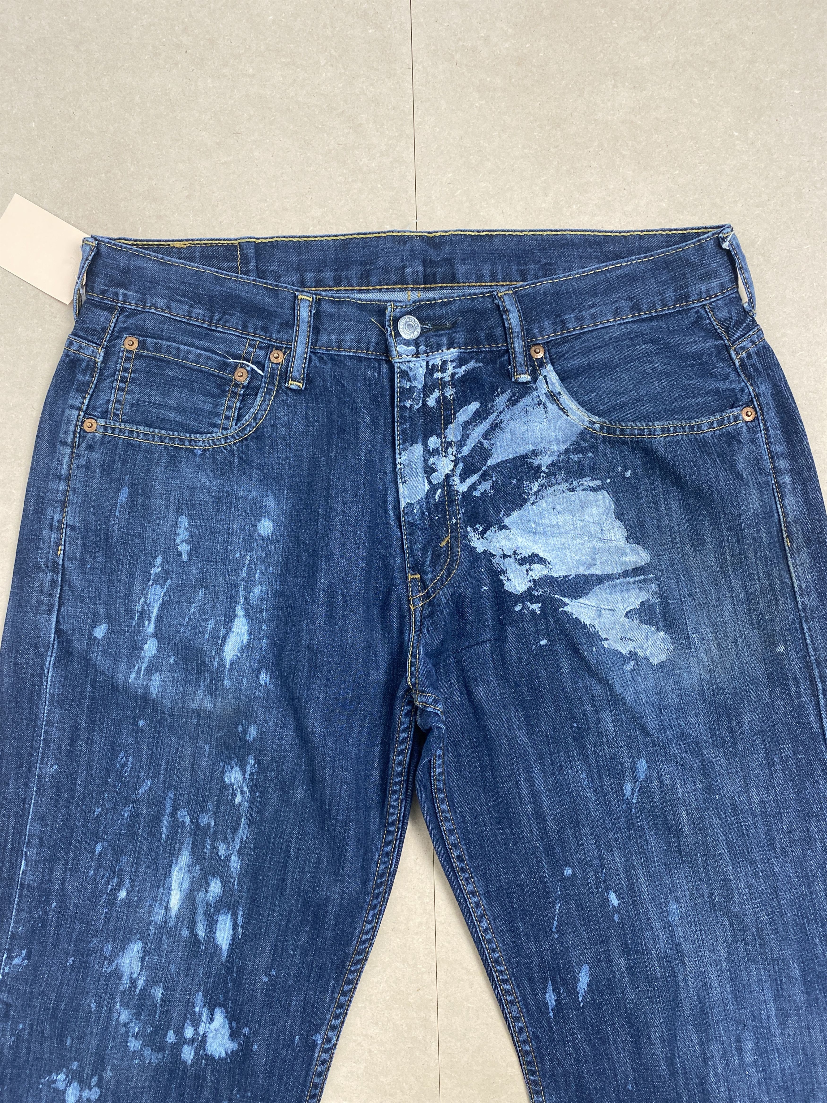 Levi's × Vintage Vintage Levis 569 Straight Cut Paint Dirty Jeans Size US 35 - 2 Thumbnail