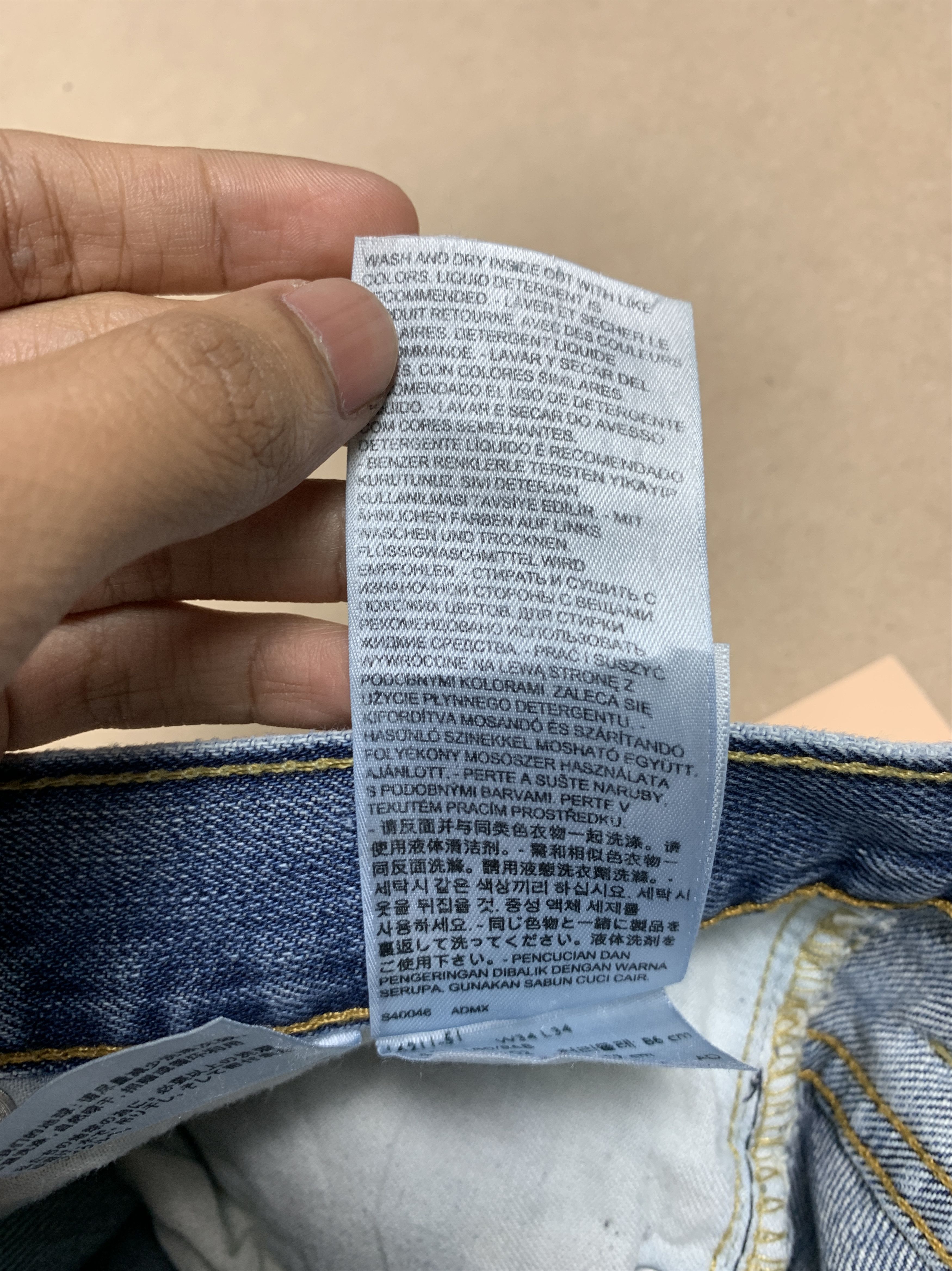 Levi's × Vintage Vintage Levi's 569 Straight Cut Faded Distressed Jeans Size US 36 / EU 52 - 13 Thumbnail