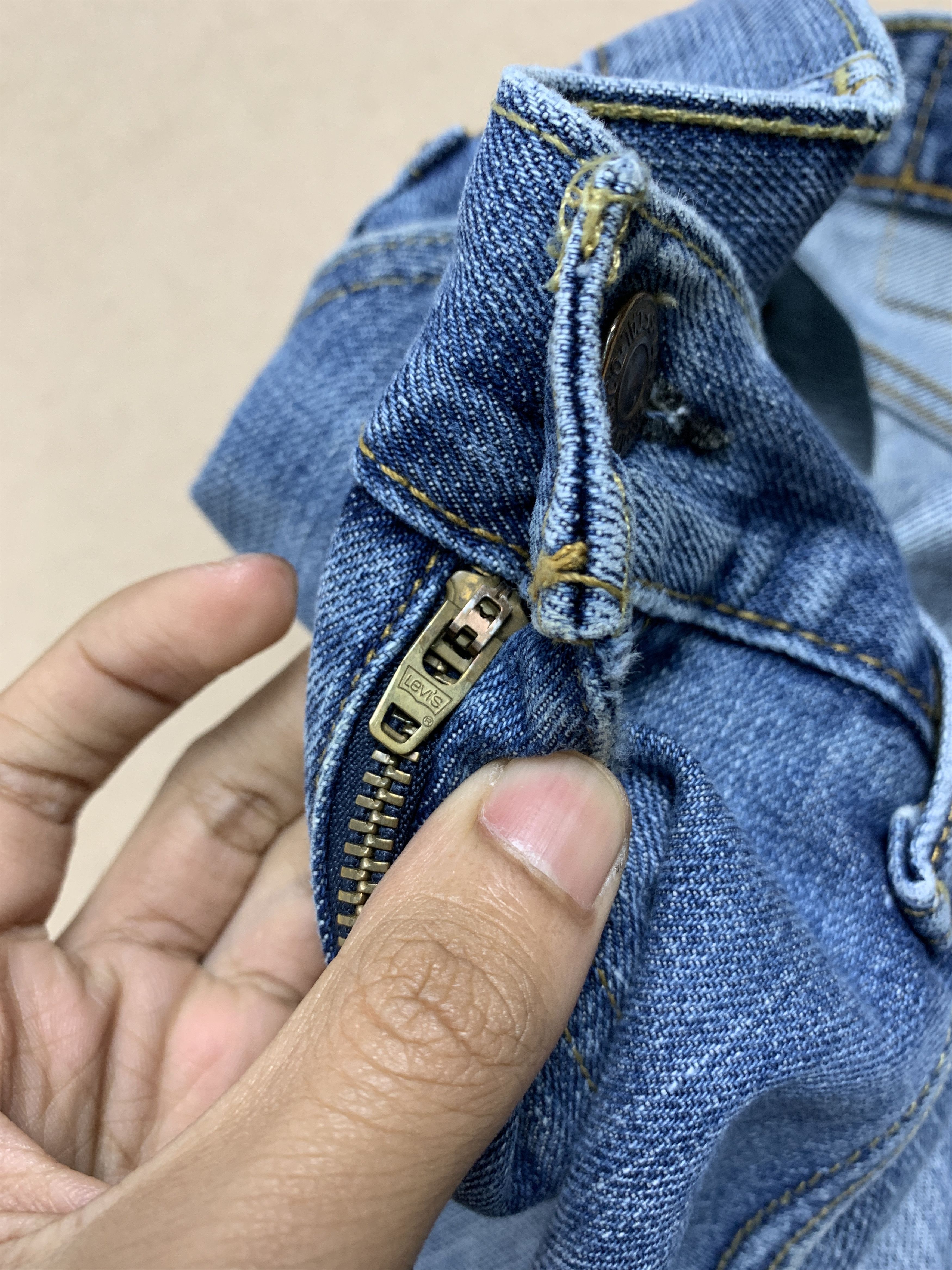 Levi's × Vintage Vintage Levi's 569 Straight Cut Faded Distressed Jeans Size US 36 / EU 52 - 20 Thumbnail