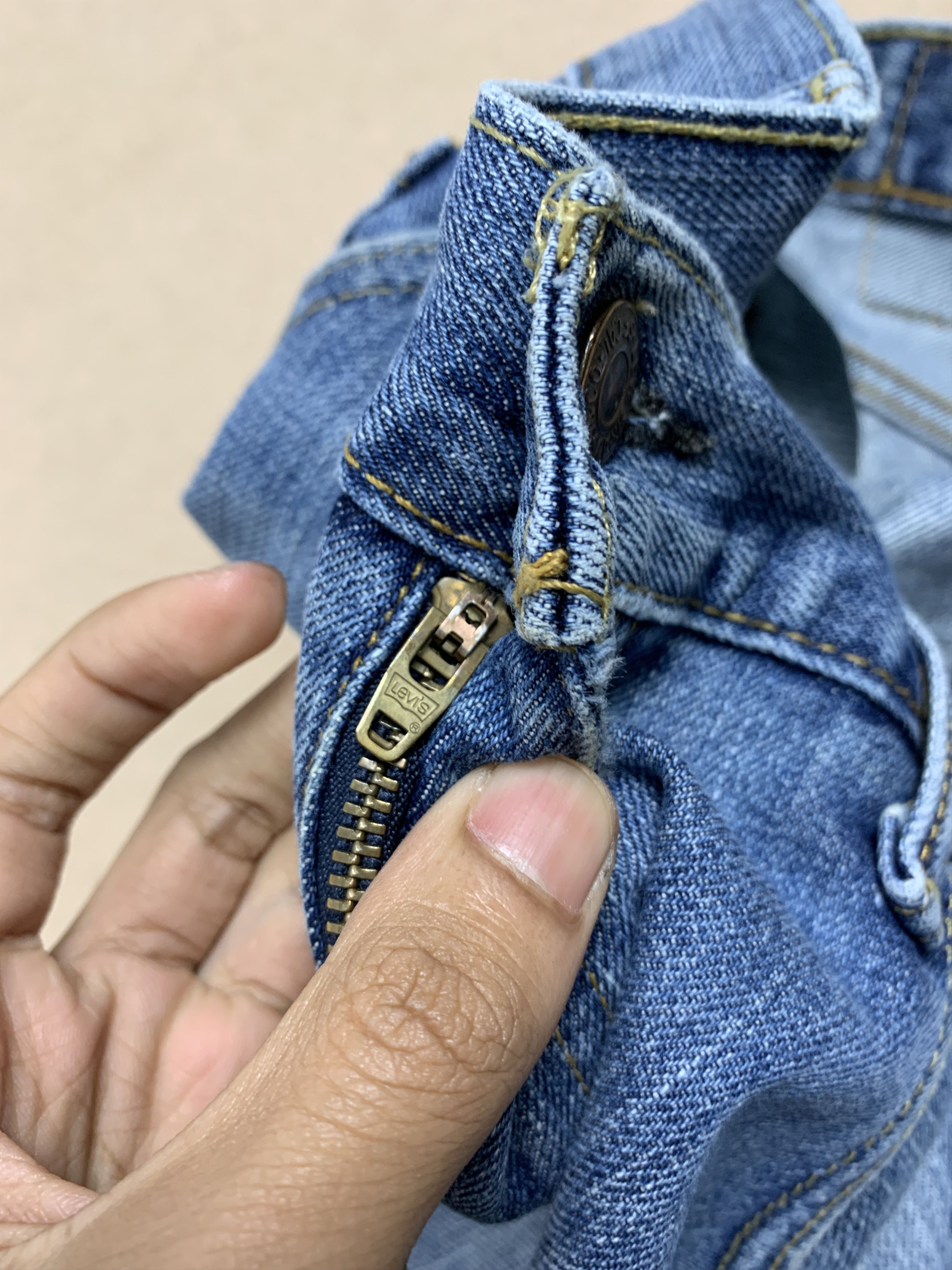 Levi's × Vintage Vintage Levi's 569 Straight Cut Faded Distressed Jeans Size US 36 / EU 52 - 19 Thumbnail