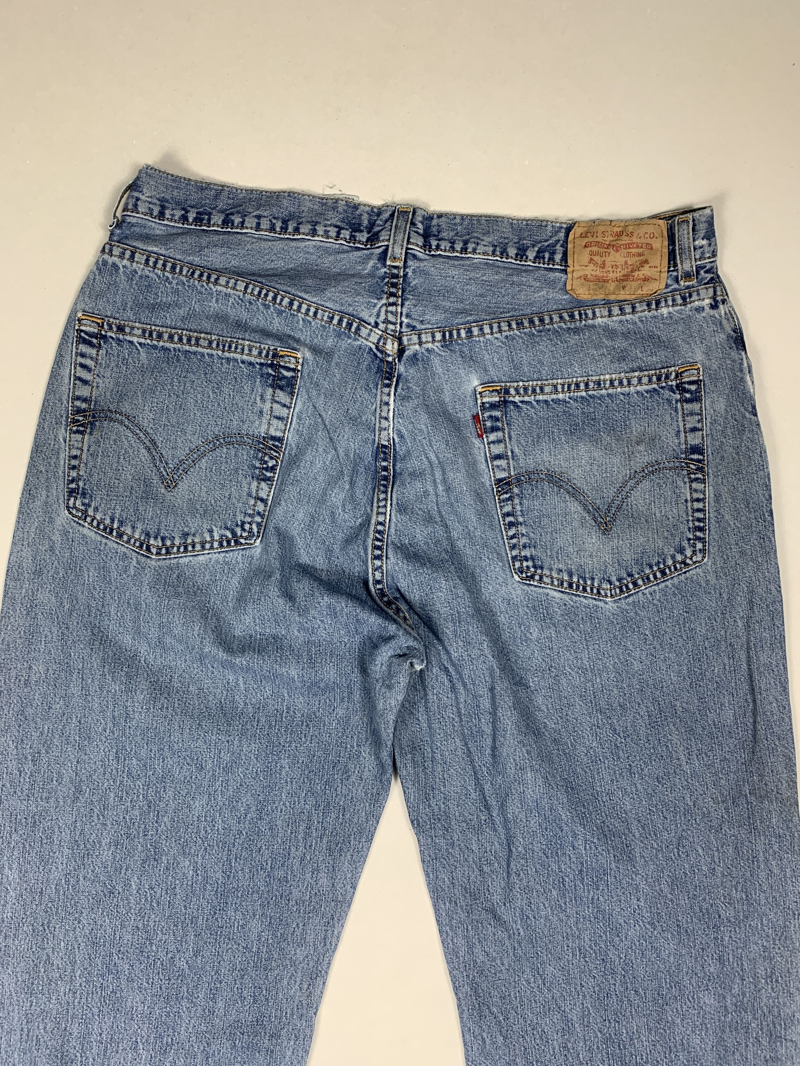 Levi's × Vintage Vintage LEVI'S 569 Distressed Faded Straight Cut Mid Wash Size US 34 / EU 50 - 14 Thumbnail