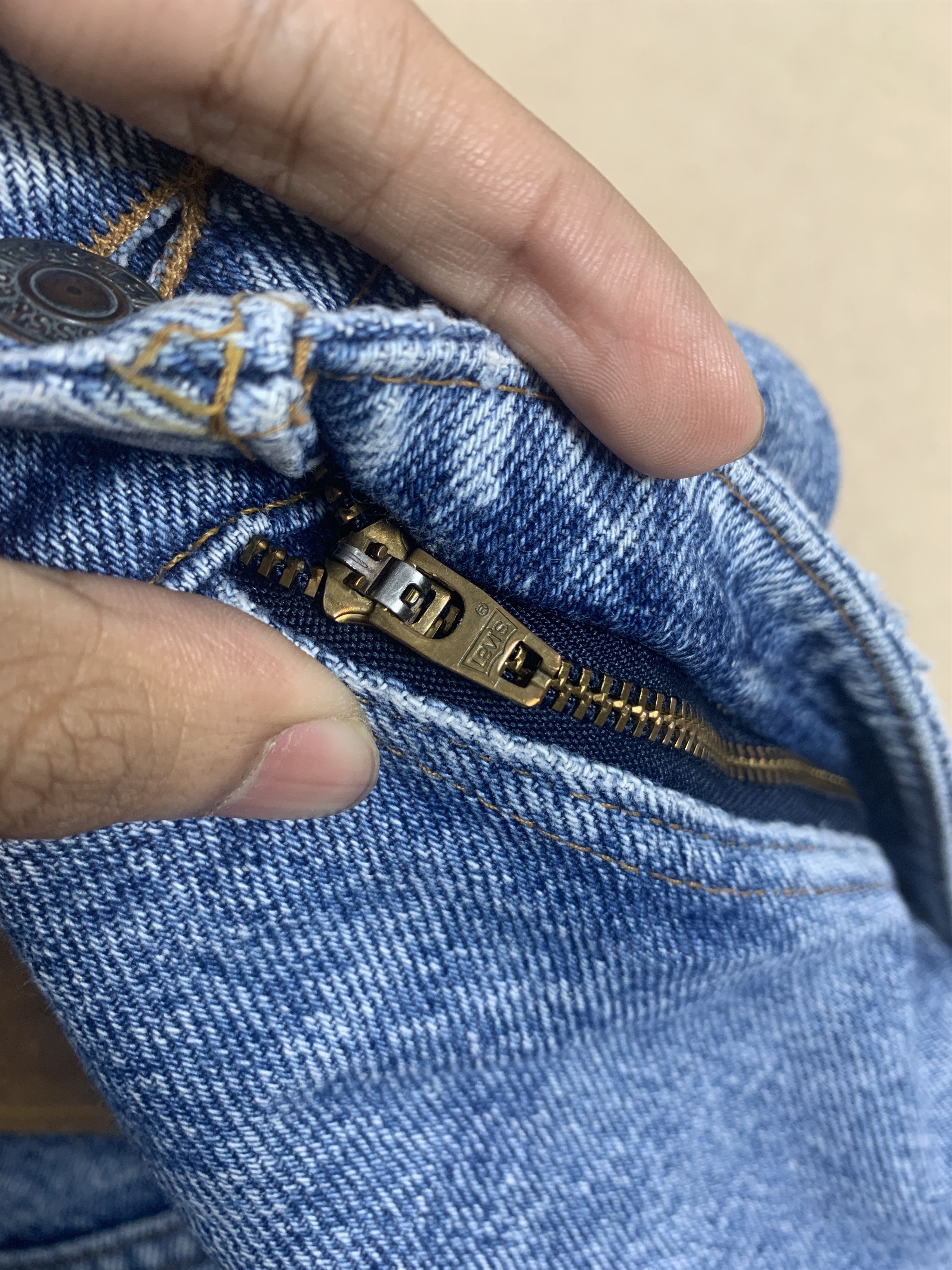 Levi's Vintage Levis 540 Straight Cut Faded Mid Wash Jeans Size US 34 / EU 50 - 16 Thumbnail