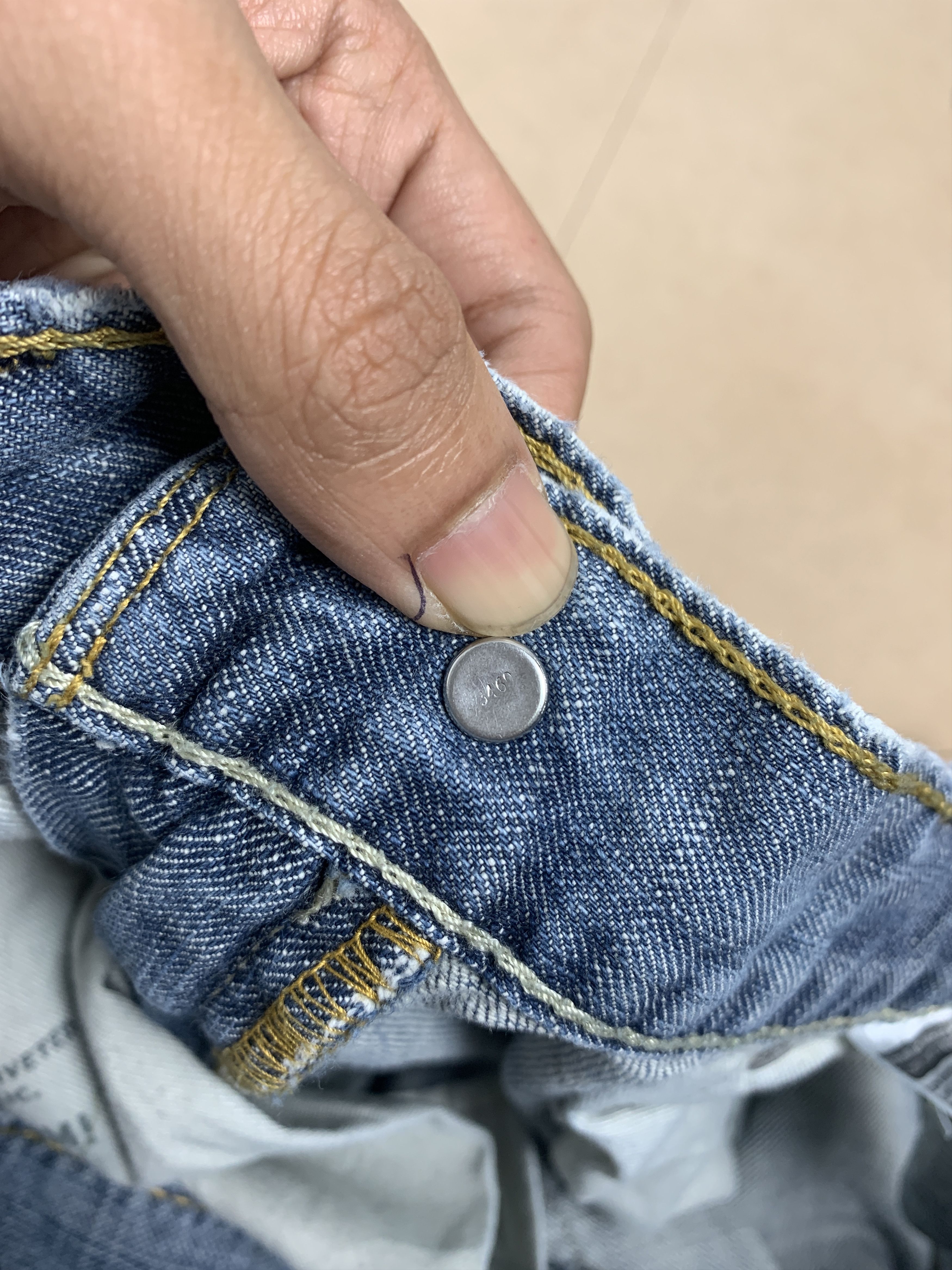 Levi's Vintage LEVI'S 569 Straight Cut Faded Mid Wash Jeans Size US 34 / EU 50 - 22 Thumbnail