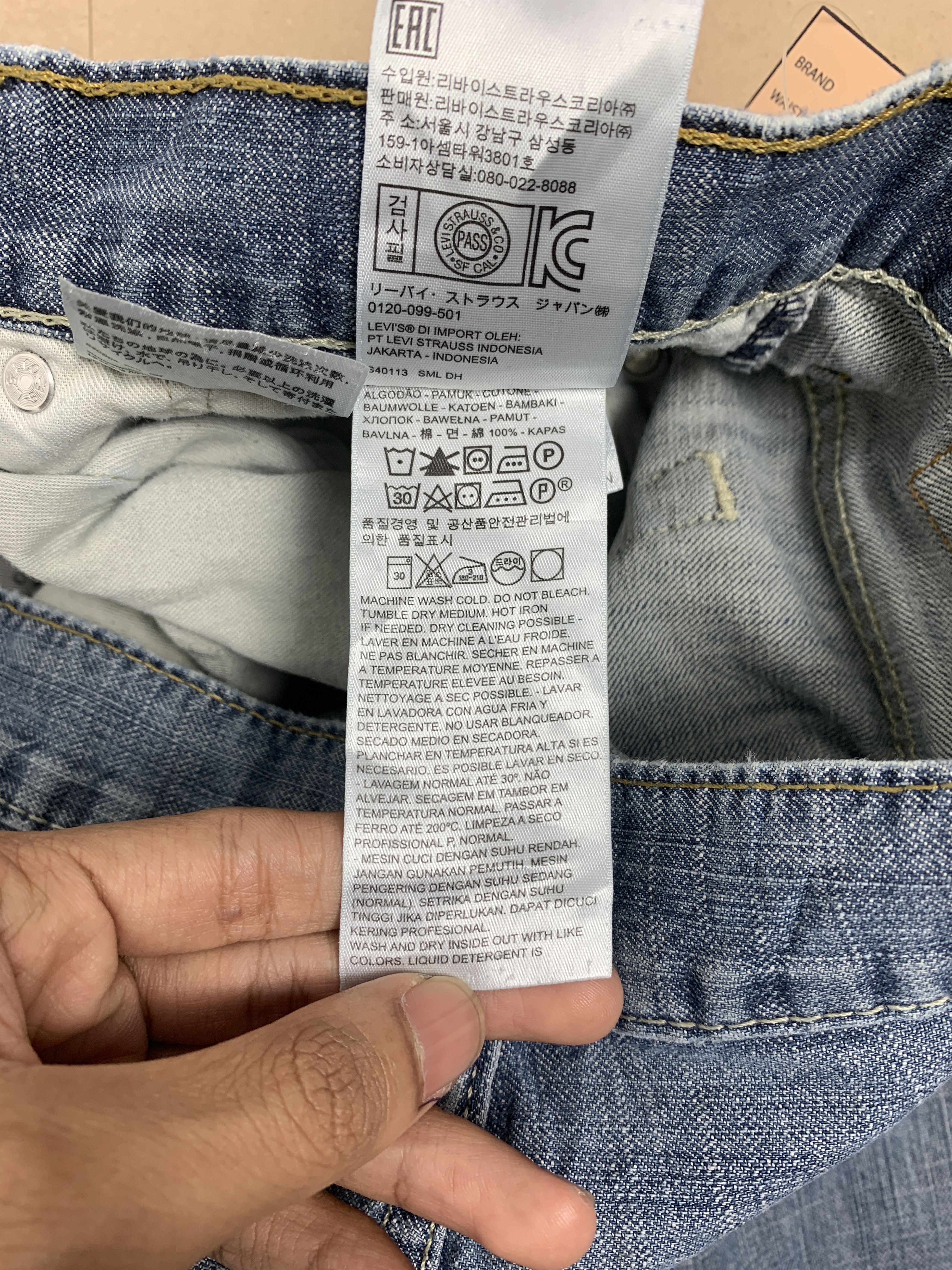 Levi's Vintage LEVI'S 569 Straight Cut Faded Mid Wash Jeans Size US 34 / EU 50 - 19 Thumbnail