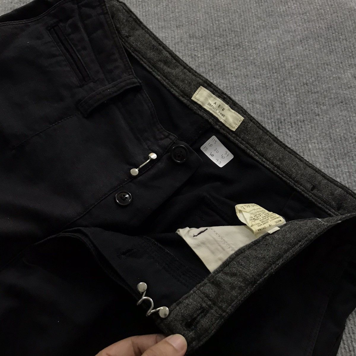 Japanese Brand VINTAGE DEPUIS 1990 BLACK RUSTY BAGGY PANTS Size US 34 / EU 50 - 12 Thumbnail