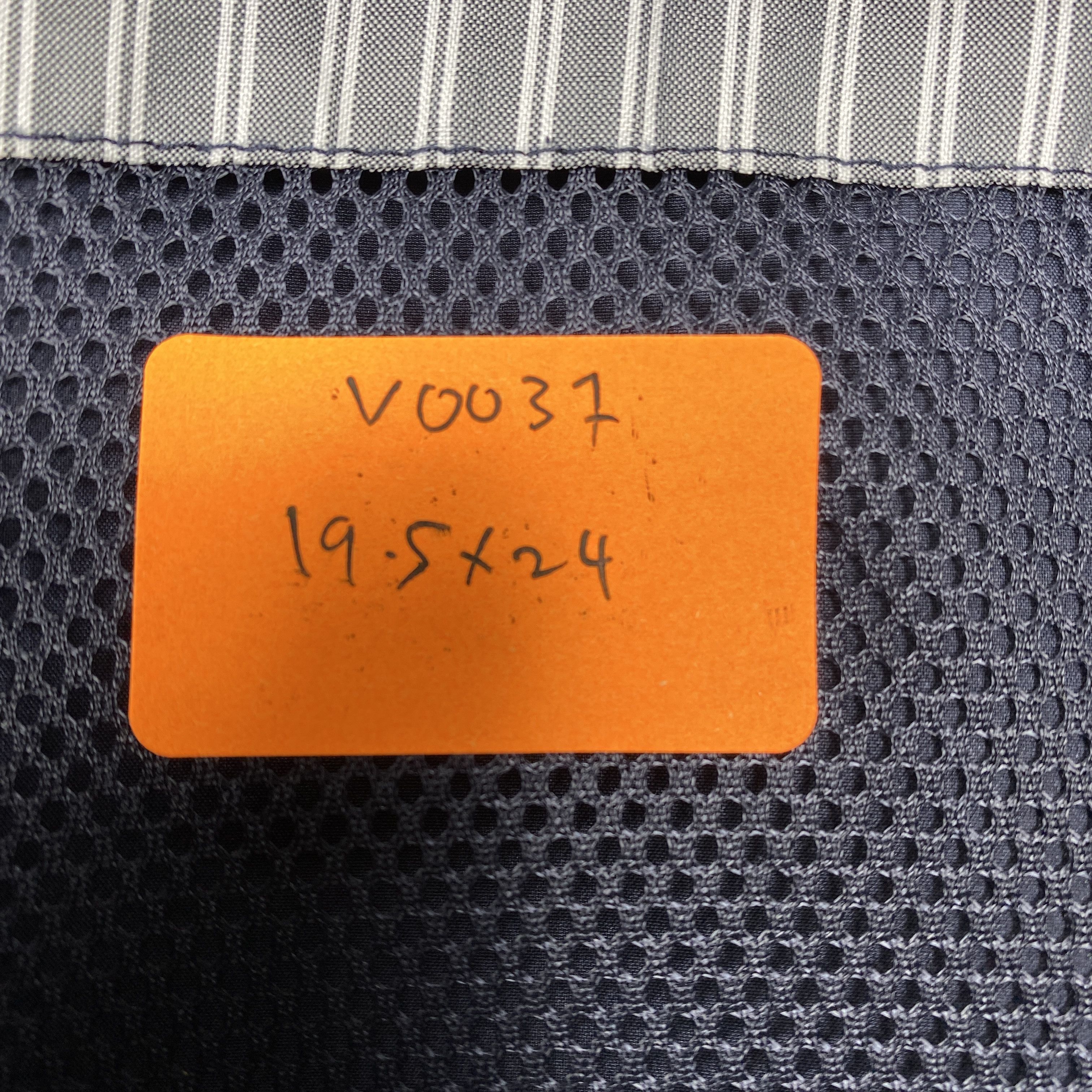 Japanese Brand Vintage Japanese Brand Nylon Vest V0037 Size US S / EU 44-46 / 1 - 7 Thumbnail
