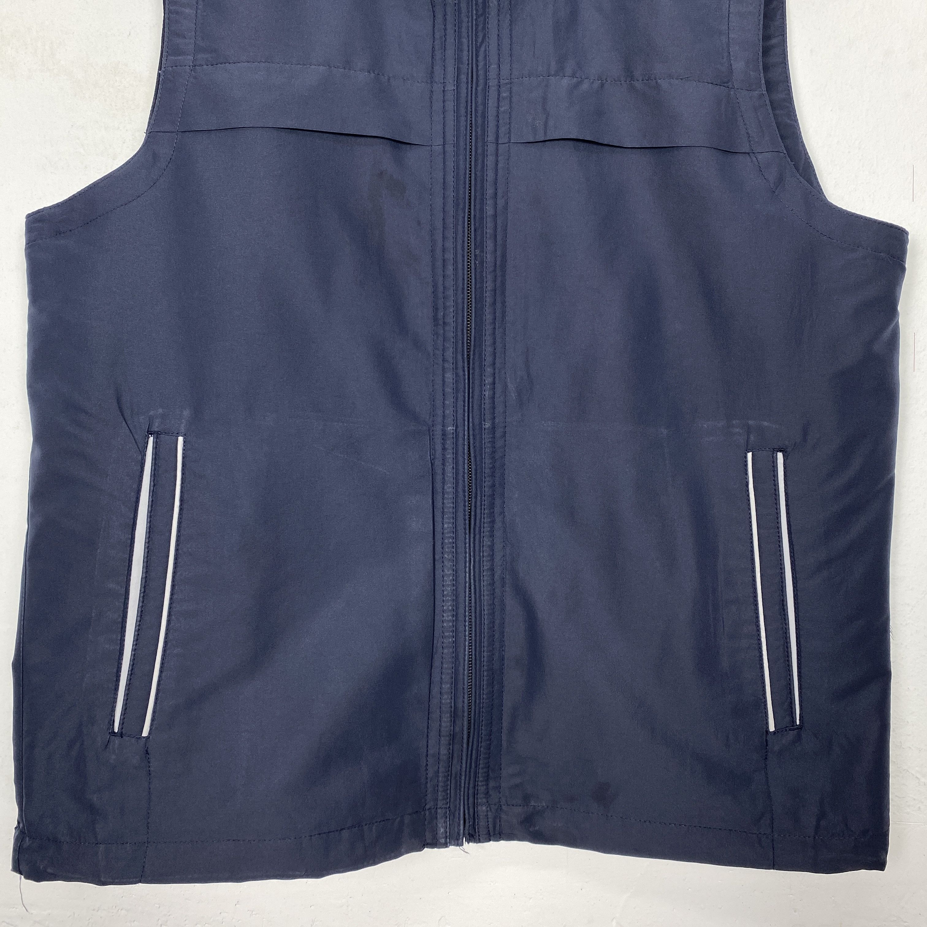 Japanese Brand Vintage Japanese Brand Nylon Vest V0037 Size US S / EU 44-46 / 1 - 3 Thumbnail